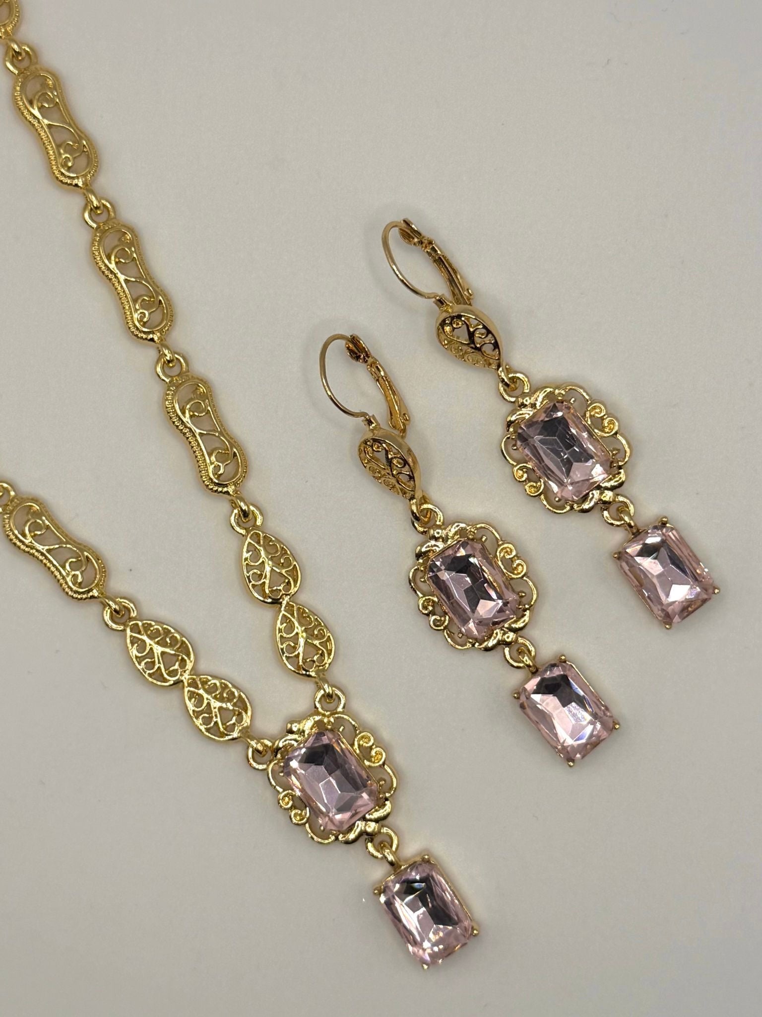 Ketting met oorbellen