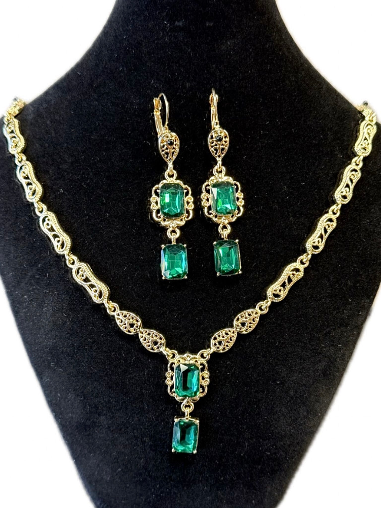 Collar con pendientes