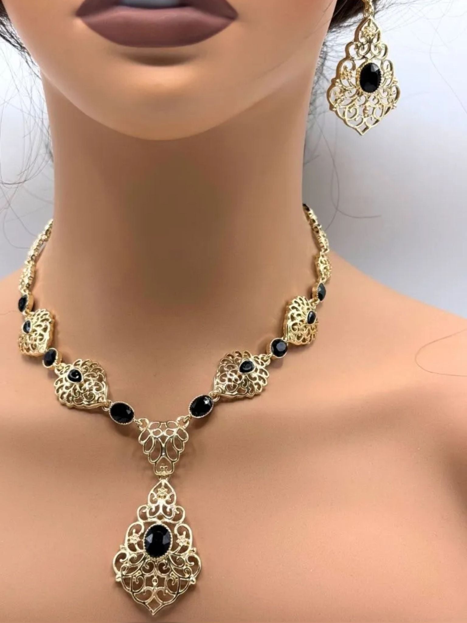 Necklace with earrings