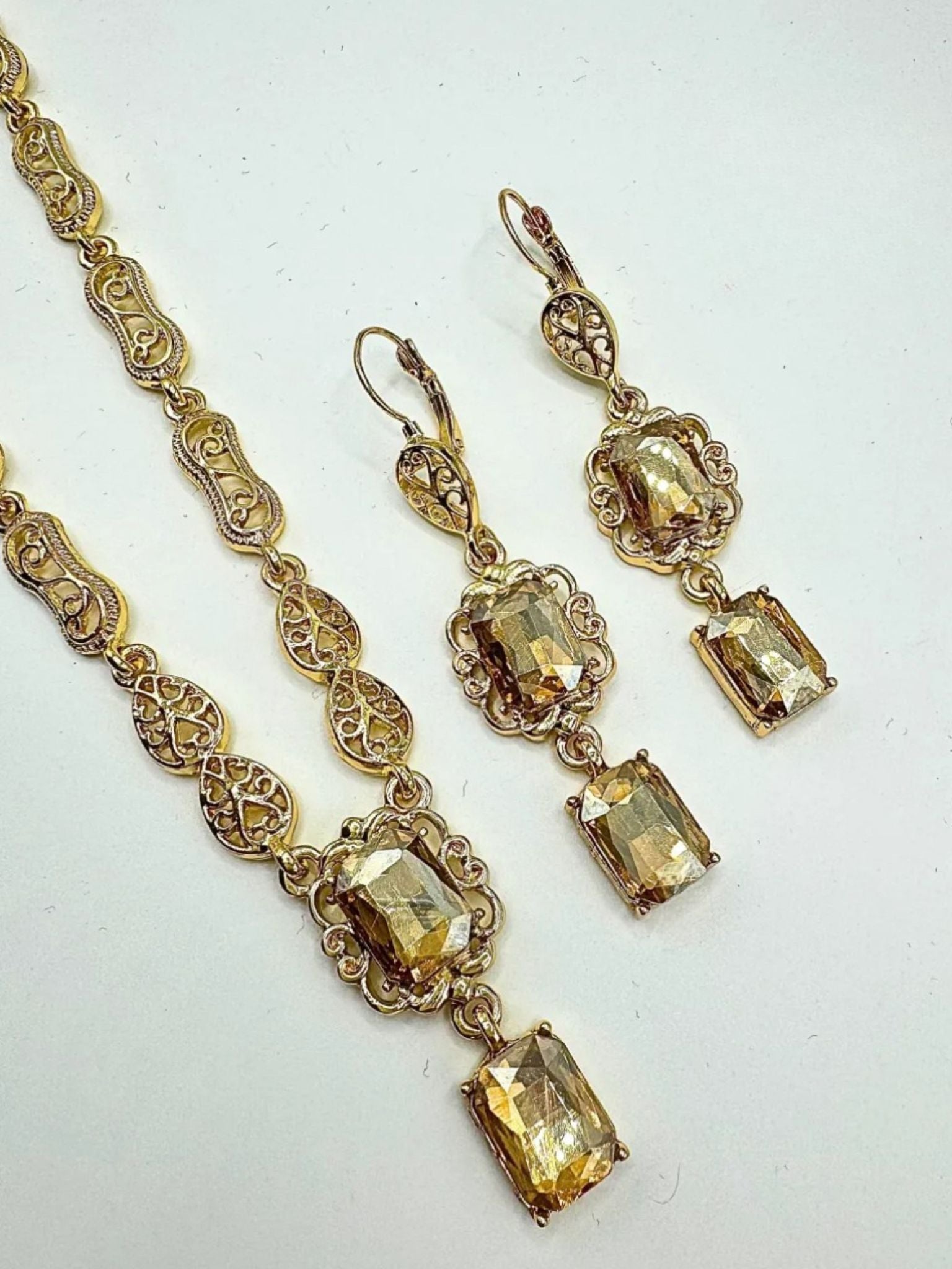 Ketting met oorbellen