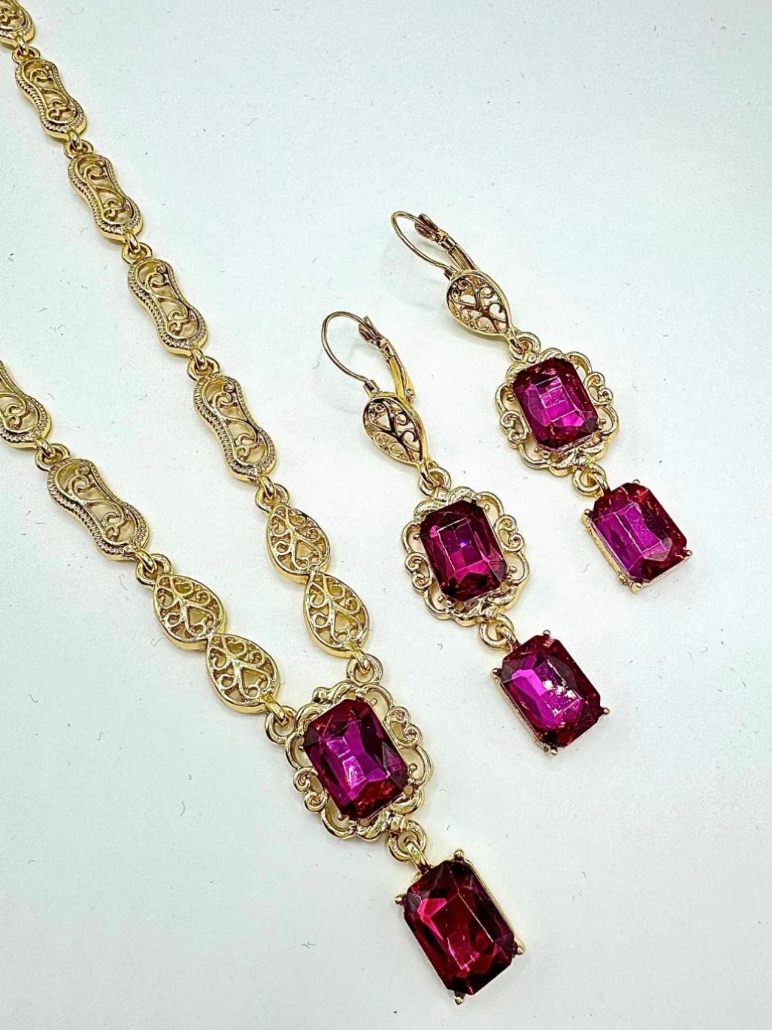 Ketting met oorbellen