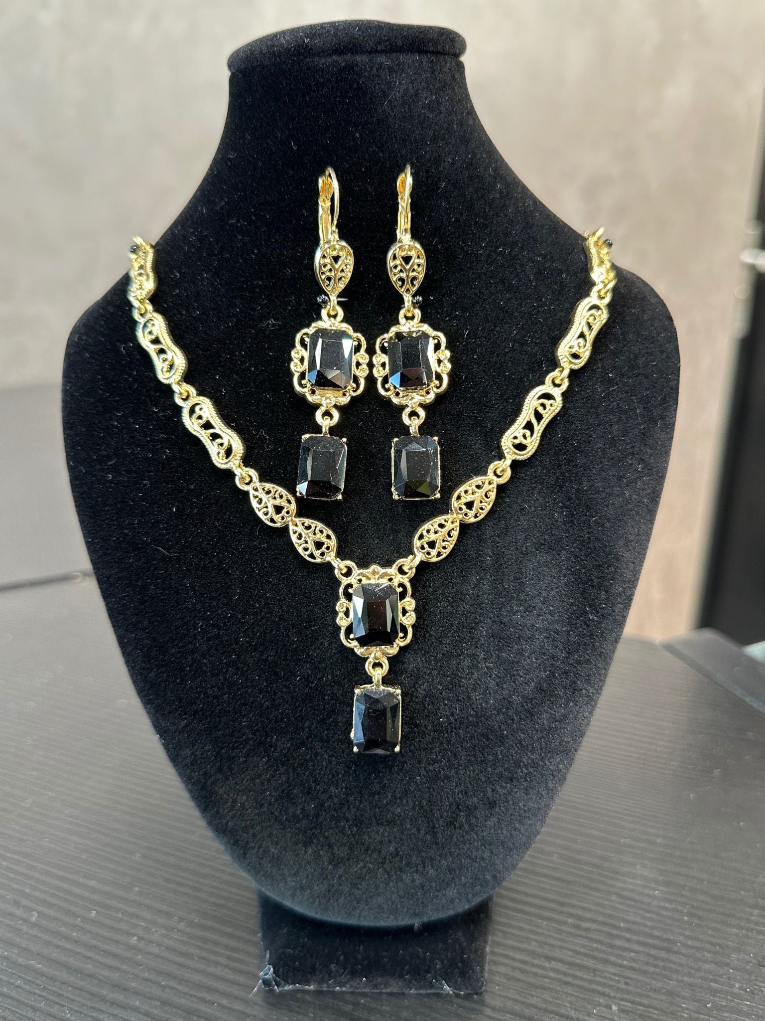 Necklace with earrings