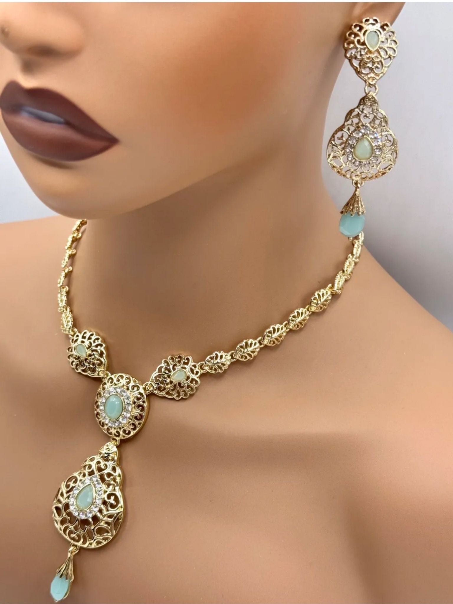 Necklace with earrings