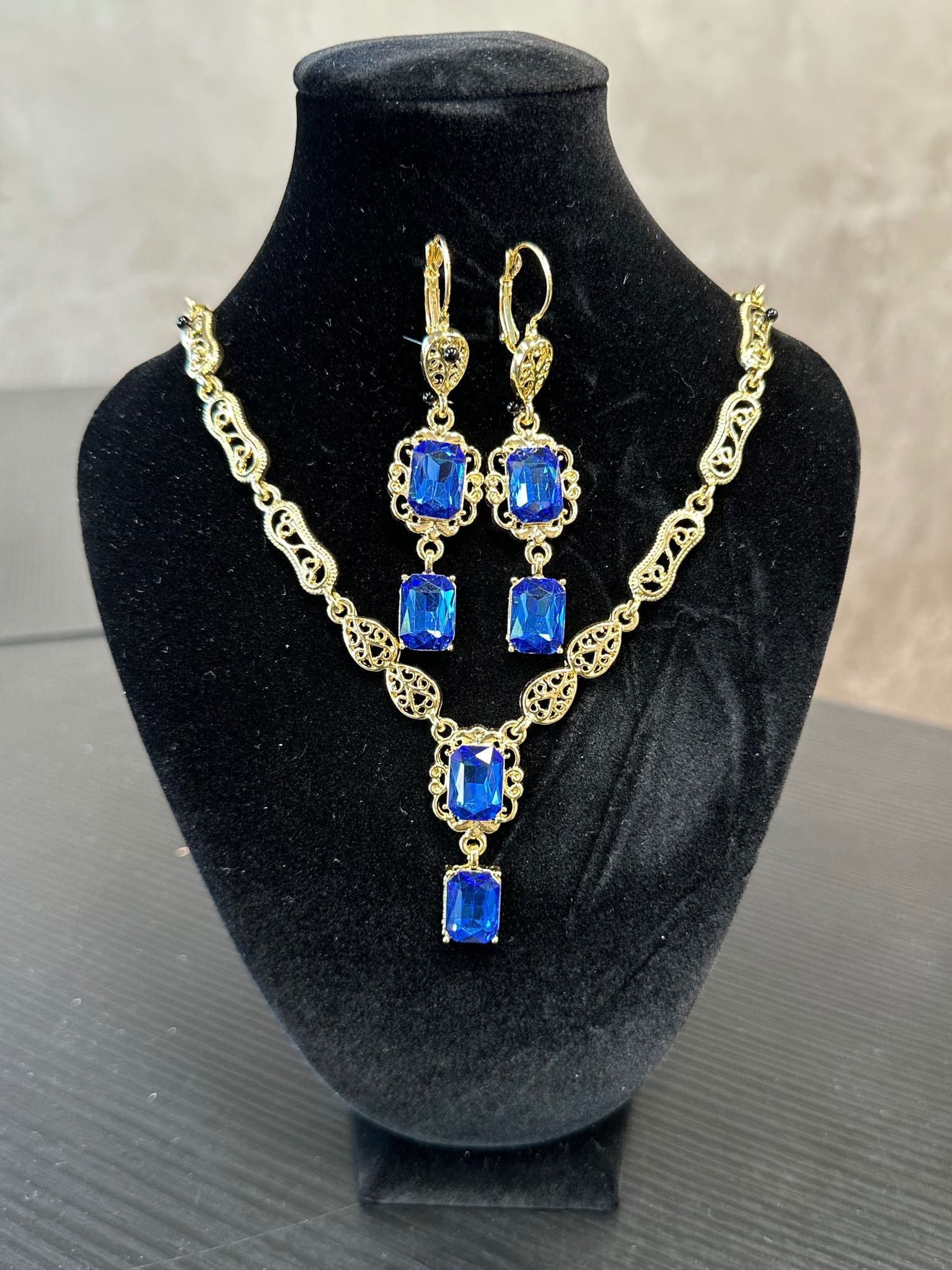 Ketting met oorbellen