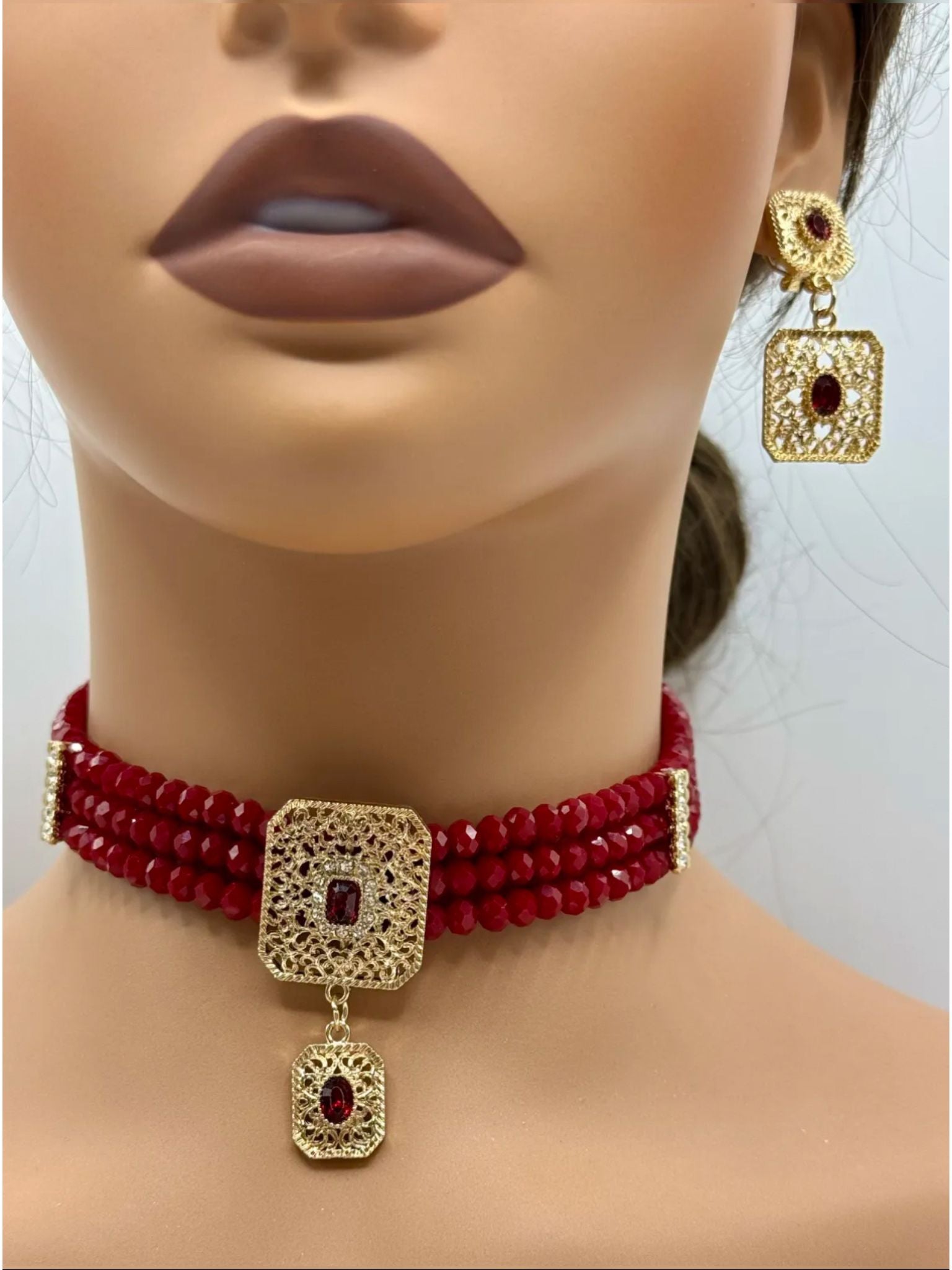 Choker with earrings