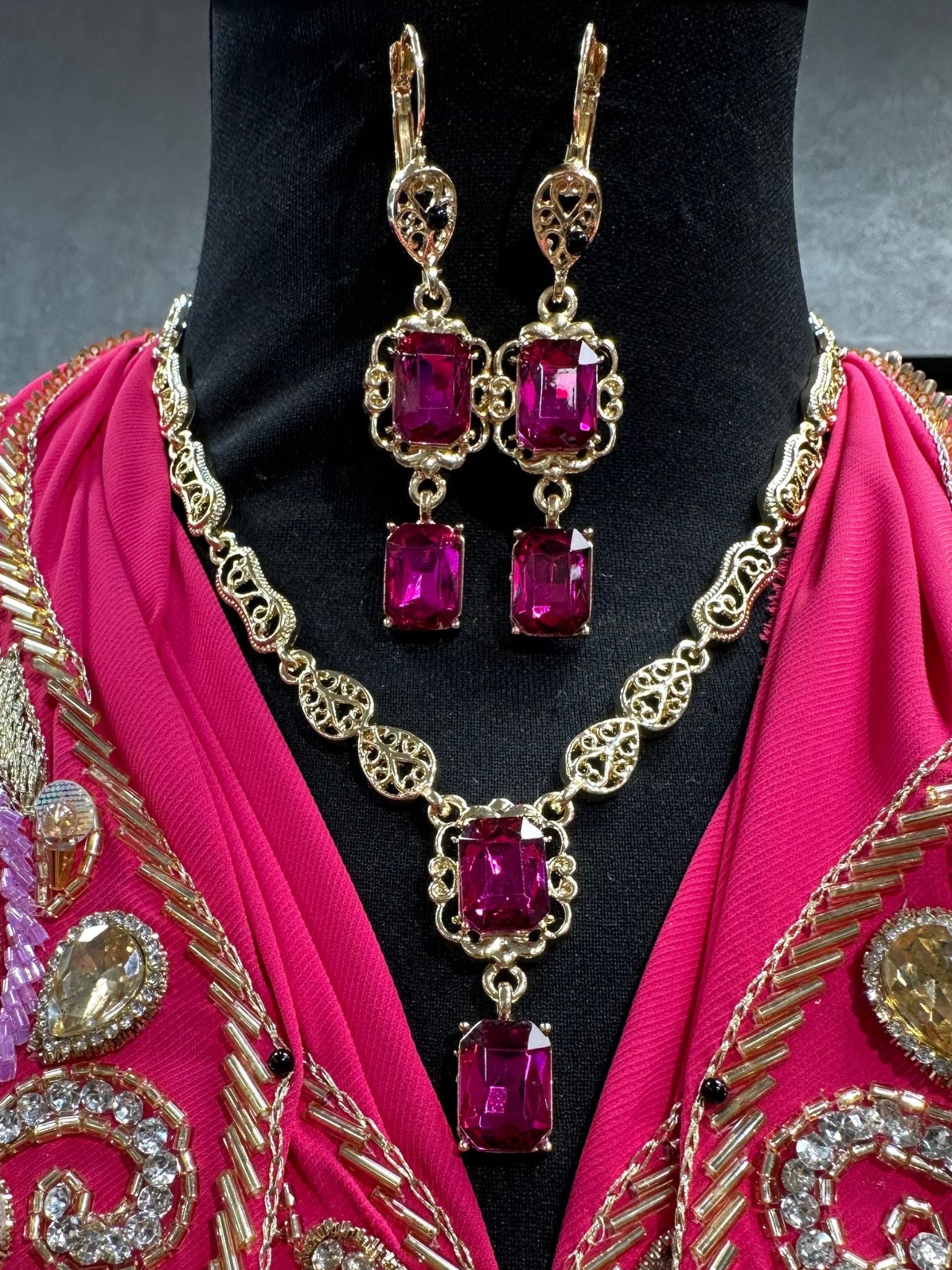 Ketting met oorbellen