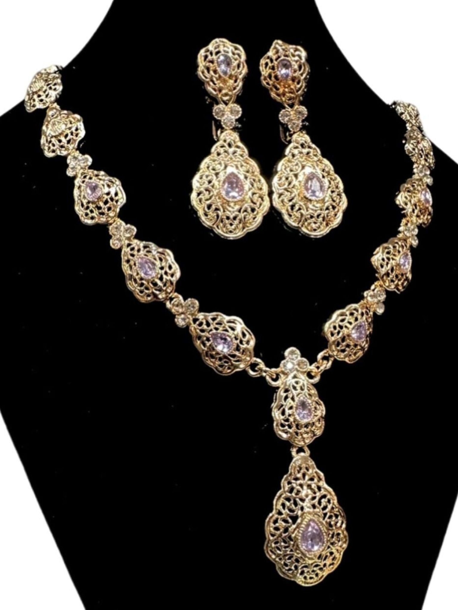 Ketting met oorbellen