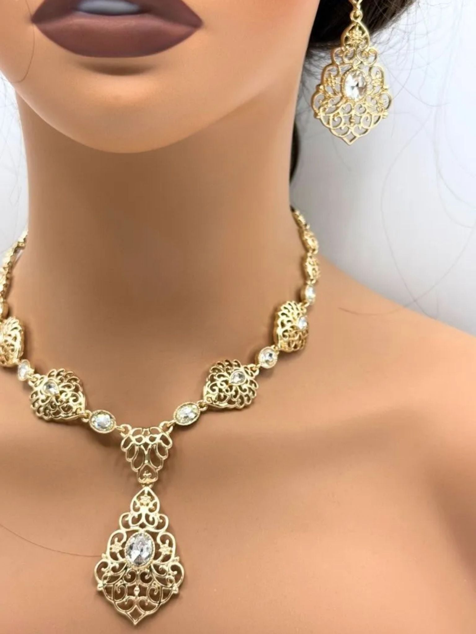 Necklace with earrings