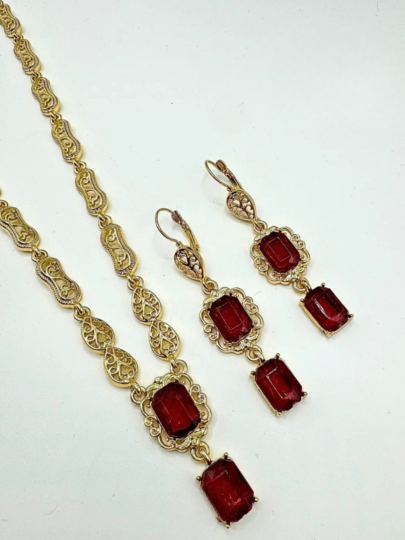 Ketting met oorbellen