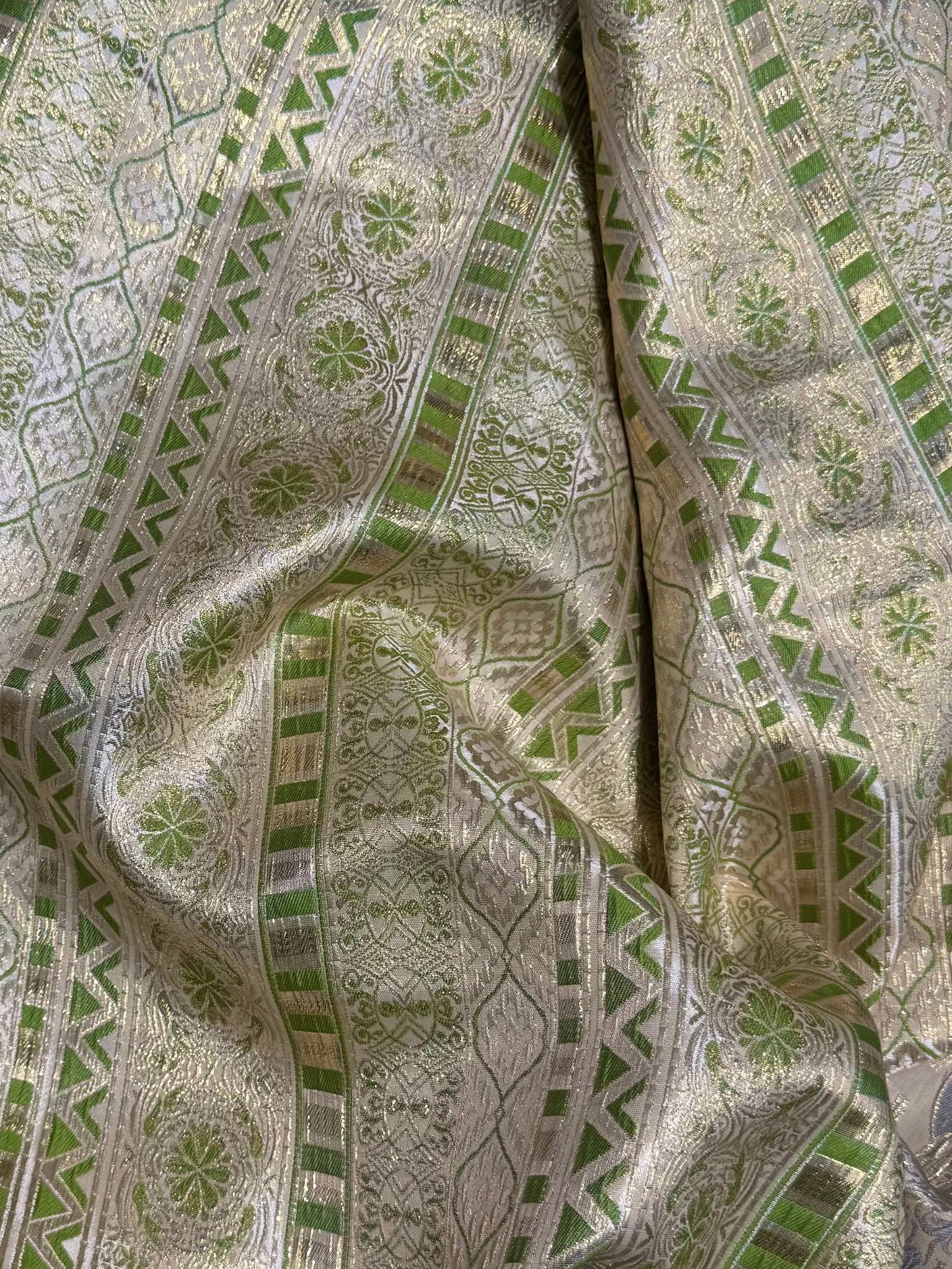 Brocard fabric