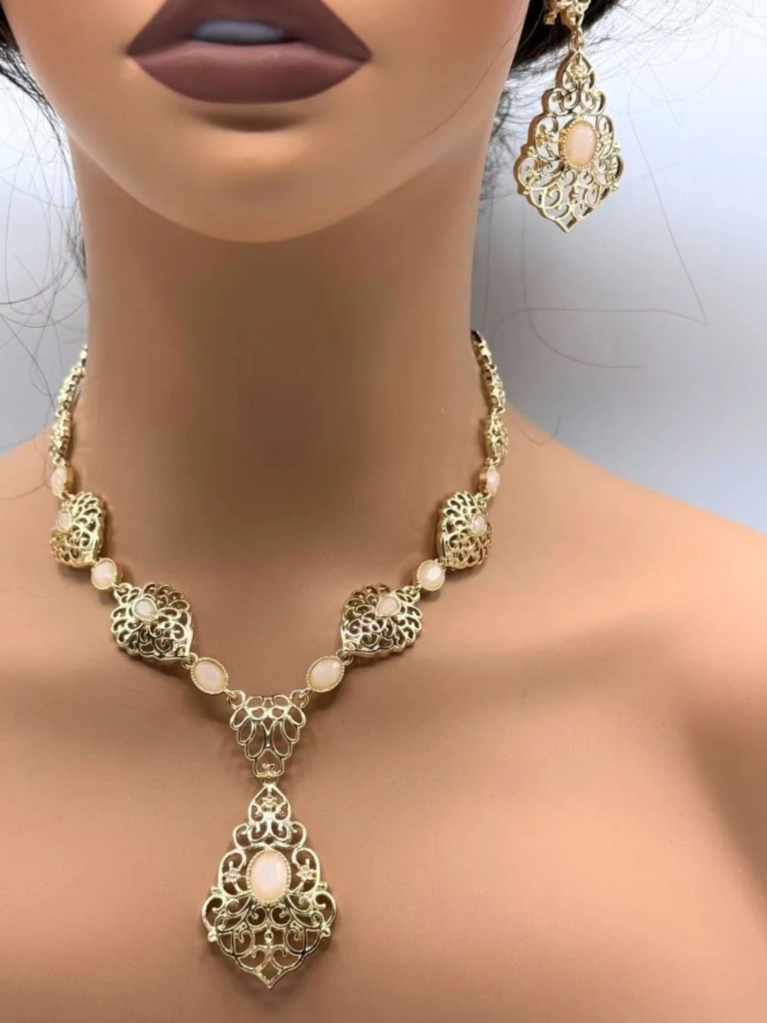 Necklace with earrings