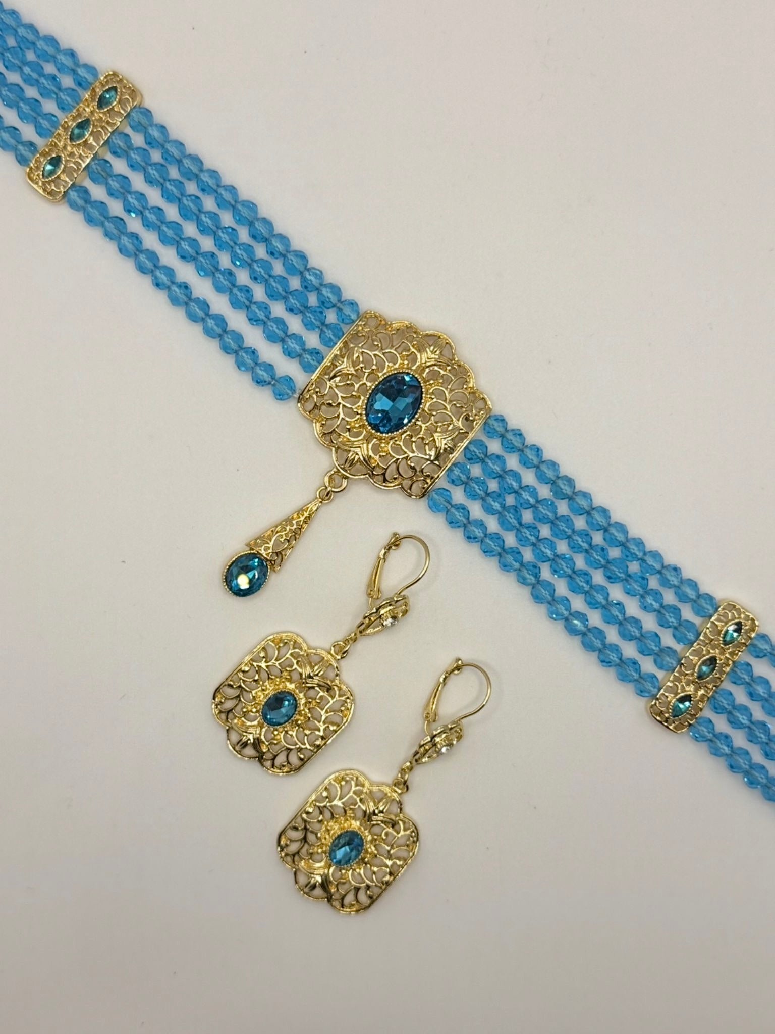 Choker with earrings