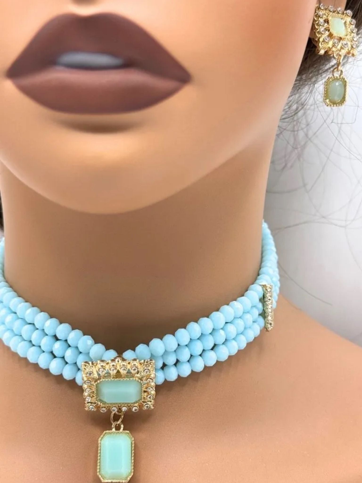 Choker with earrings
