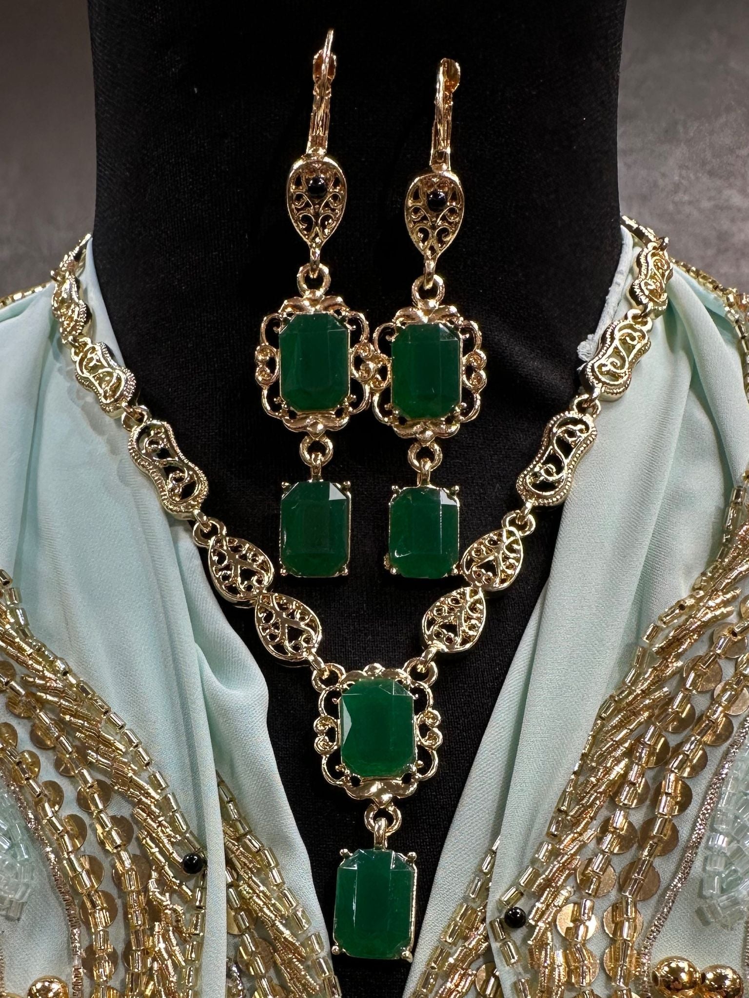 Ketting met oorbellen