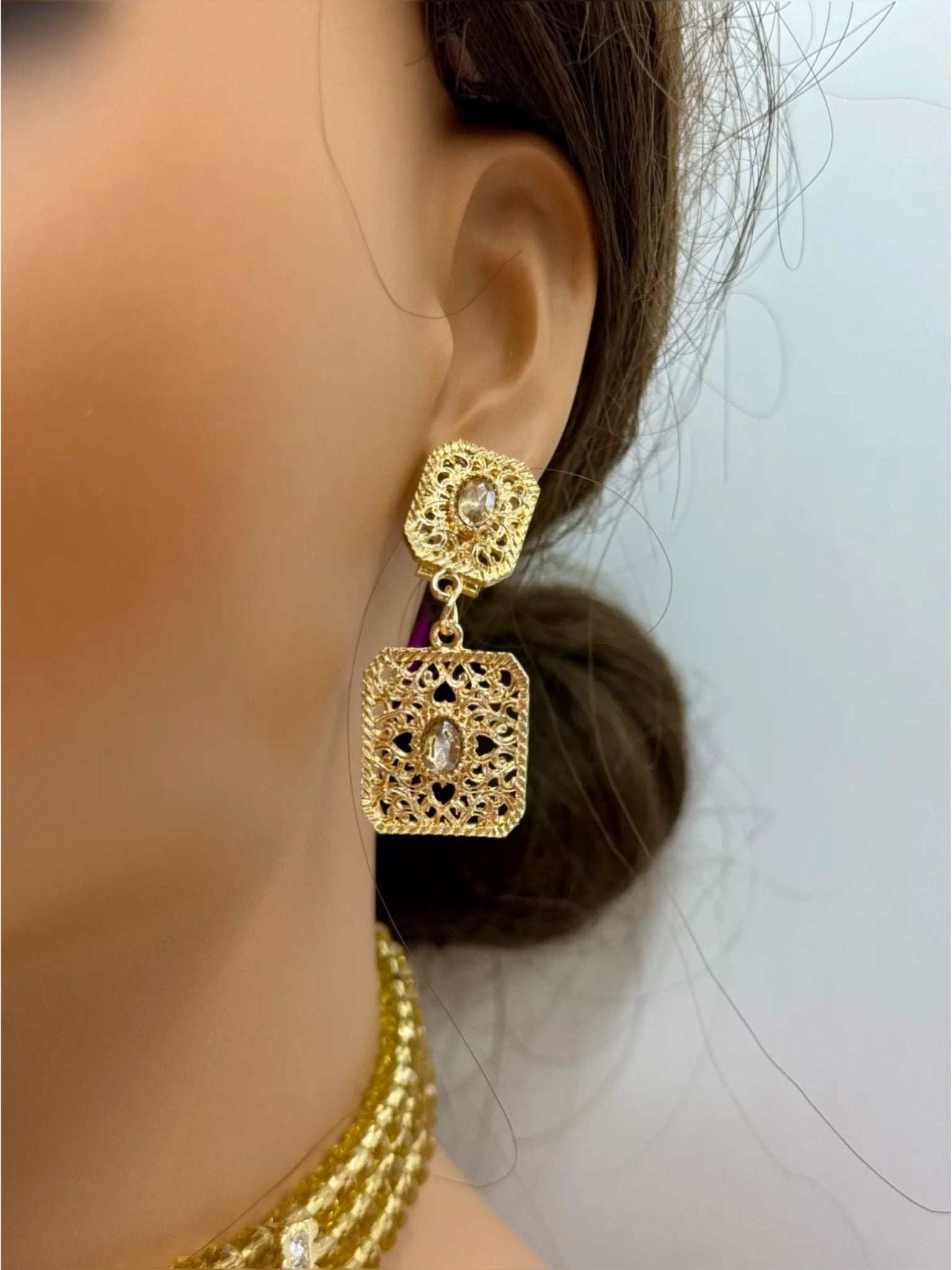 Choker with earrings