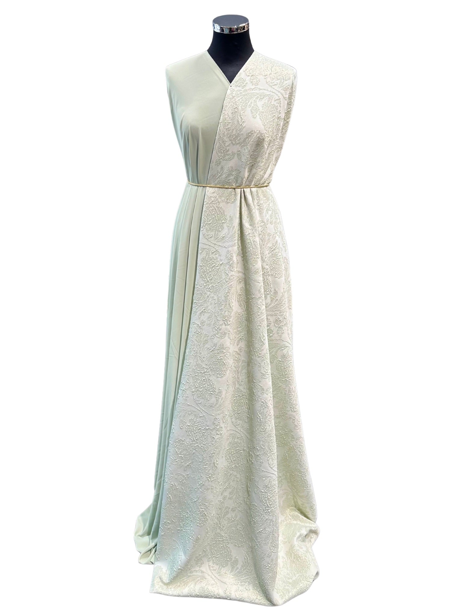 Luxe Brocard stof in saliegroen met subtiele glans, ideaal voor caftan of takshita.