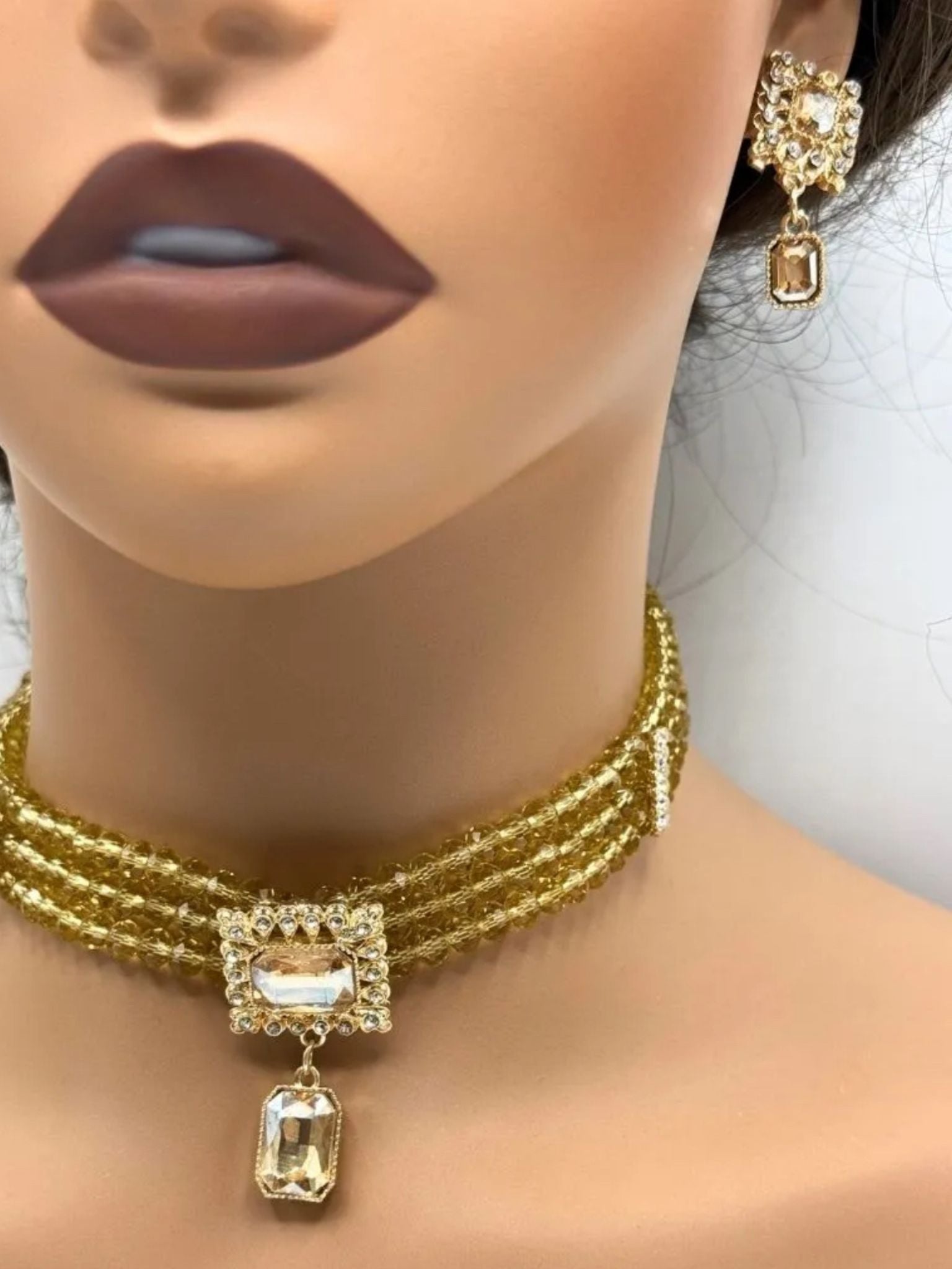 Choker with earrings