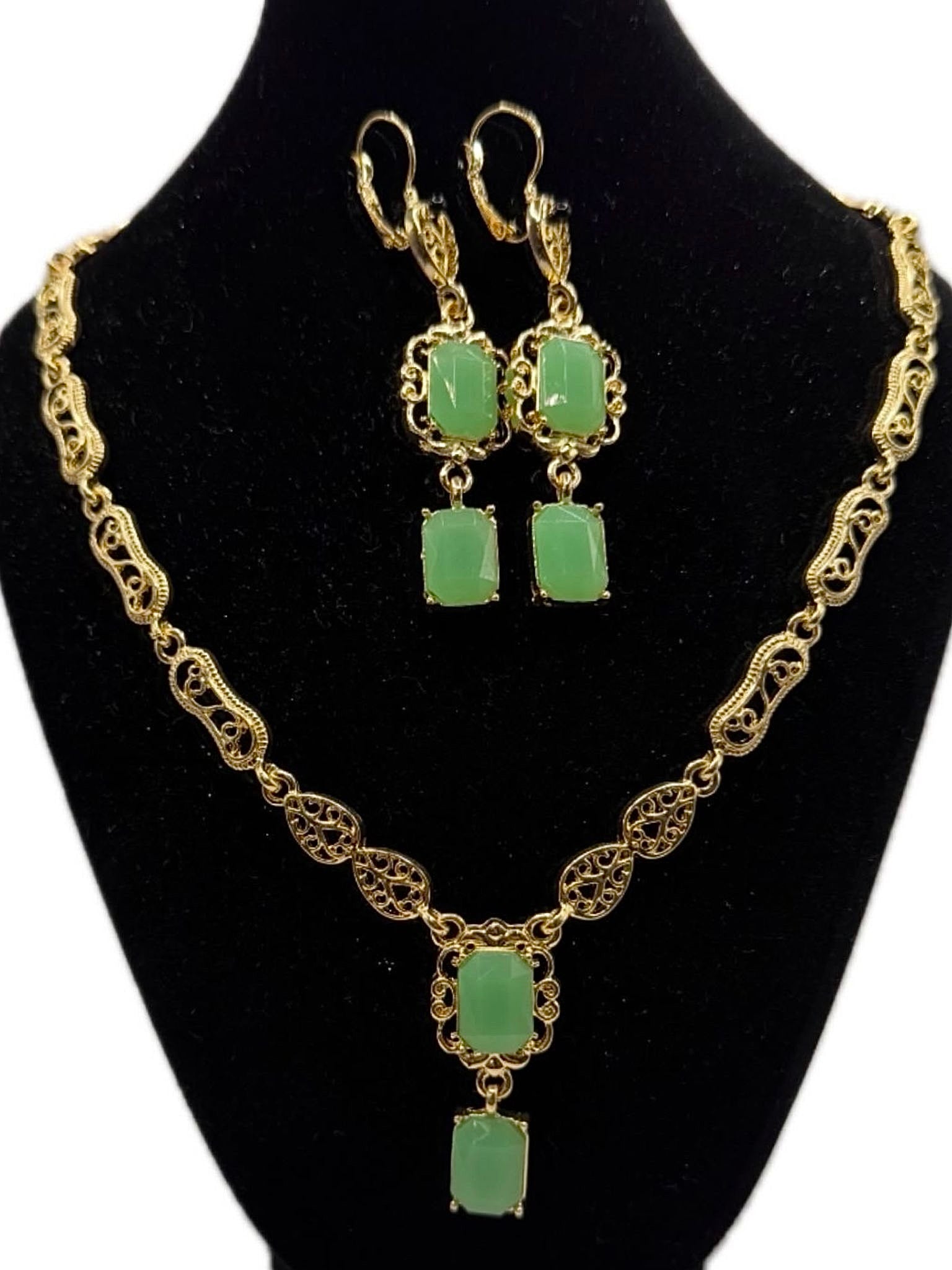 Ketting met oorbellen