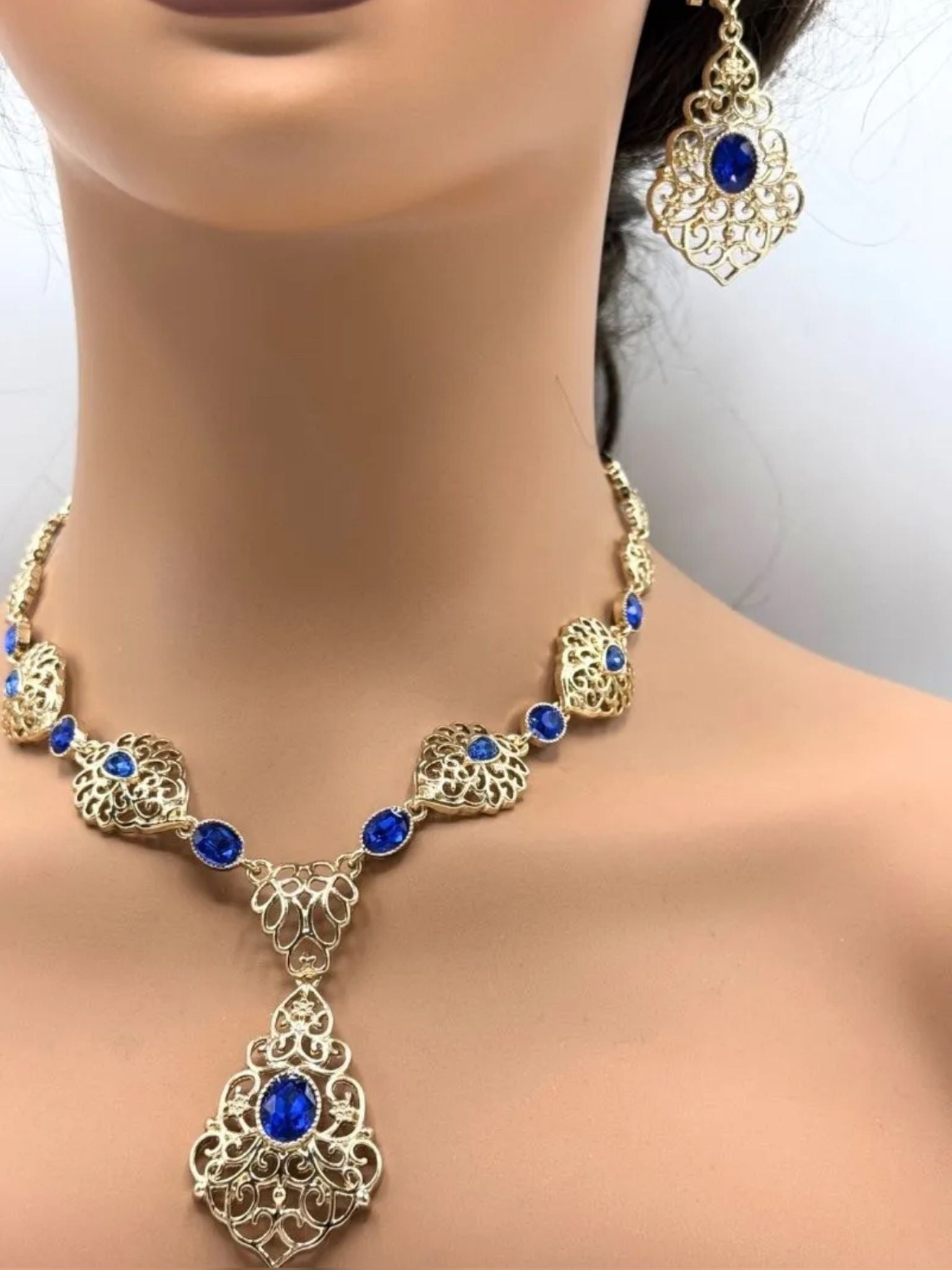 Necklace with earrings