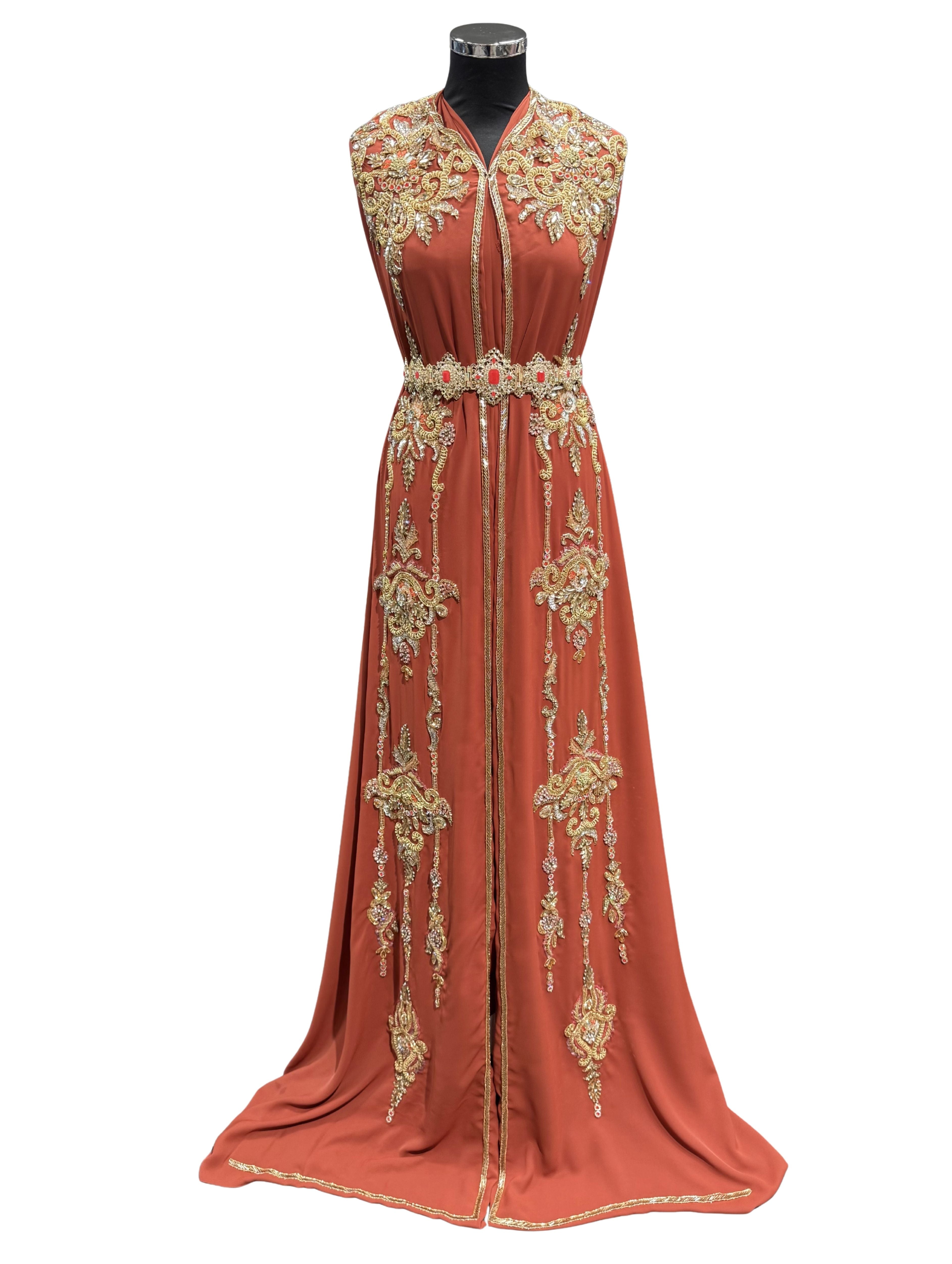 Voorkant van terra caftan of takshita stof van crepe kwaliteit met luxe decoratieve afwerking.