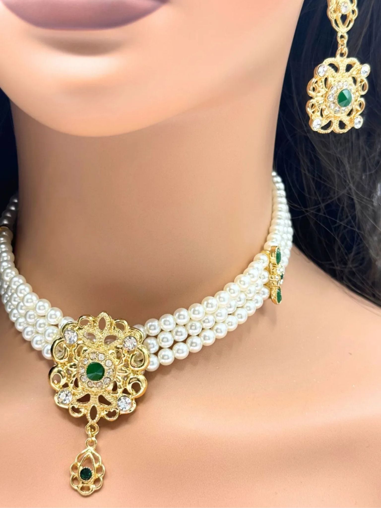 Choker with earrings