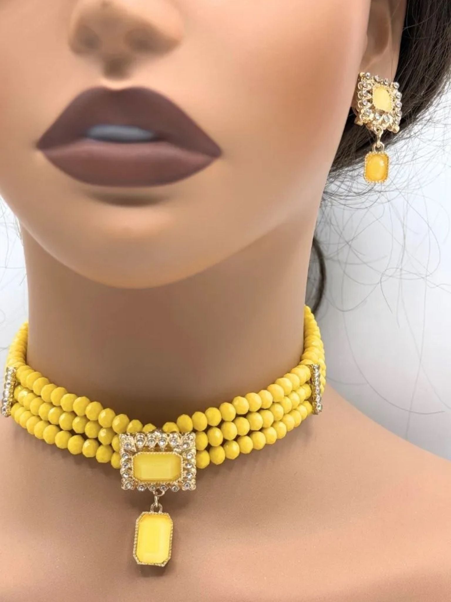 Choker with earrings