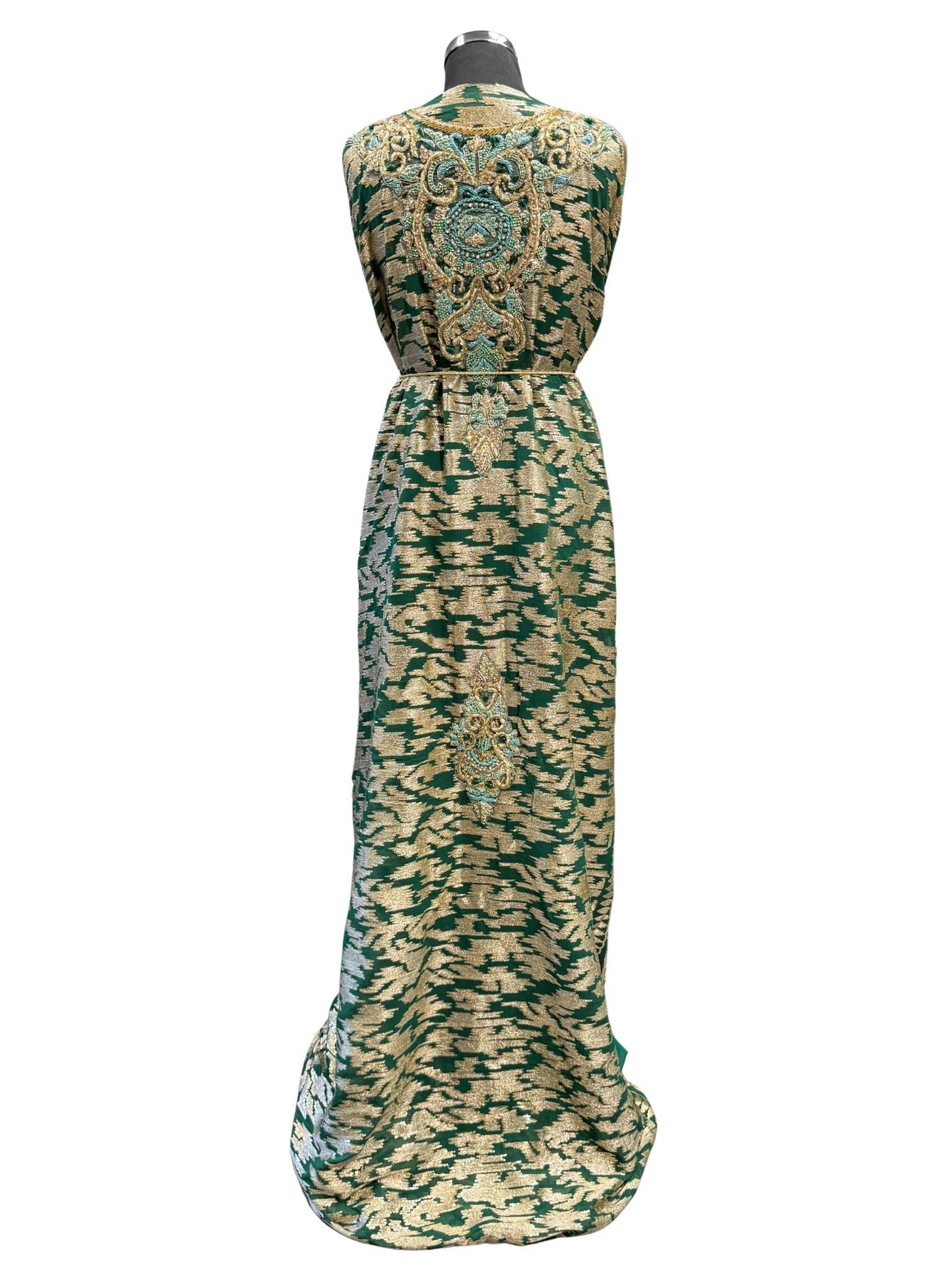 Donkergroene caftan stof, inclusief bijpassende crêpe onderstof. Perfect voor takshita, kaftan of feestelijke kleding, hoogwaardige kwaliteit en elegante uitstraling.