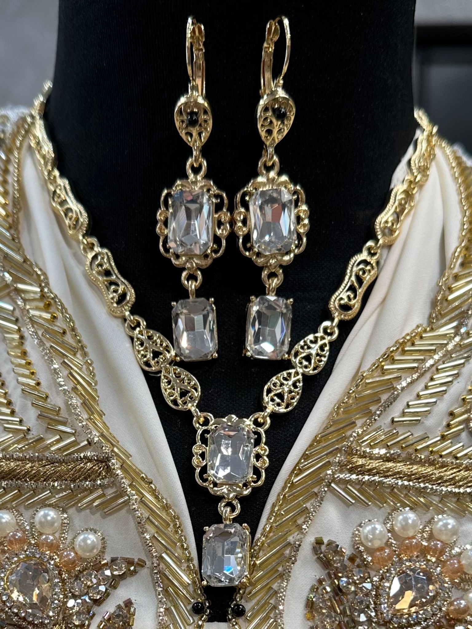 Ketting met oorbellen