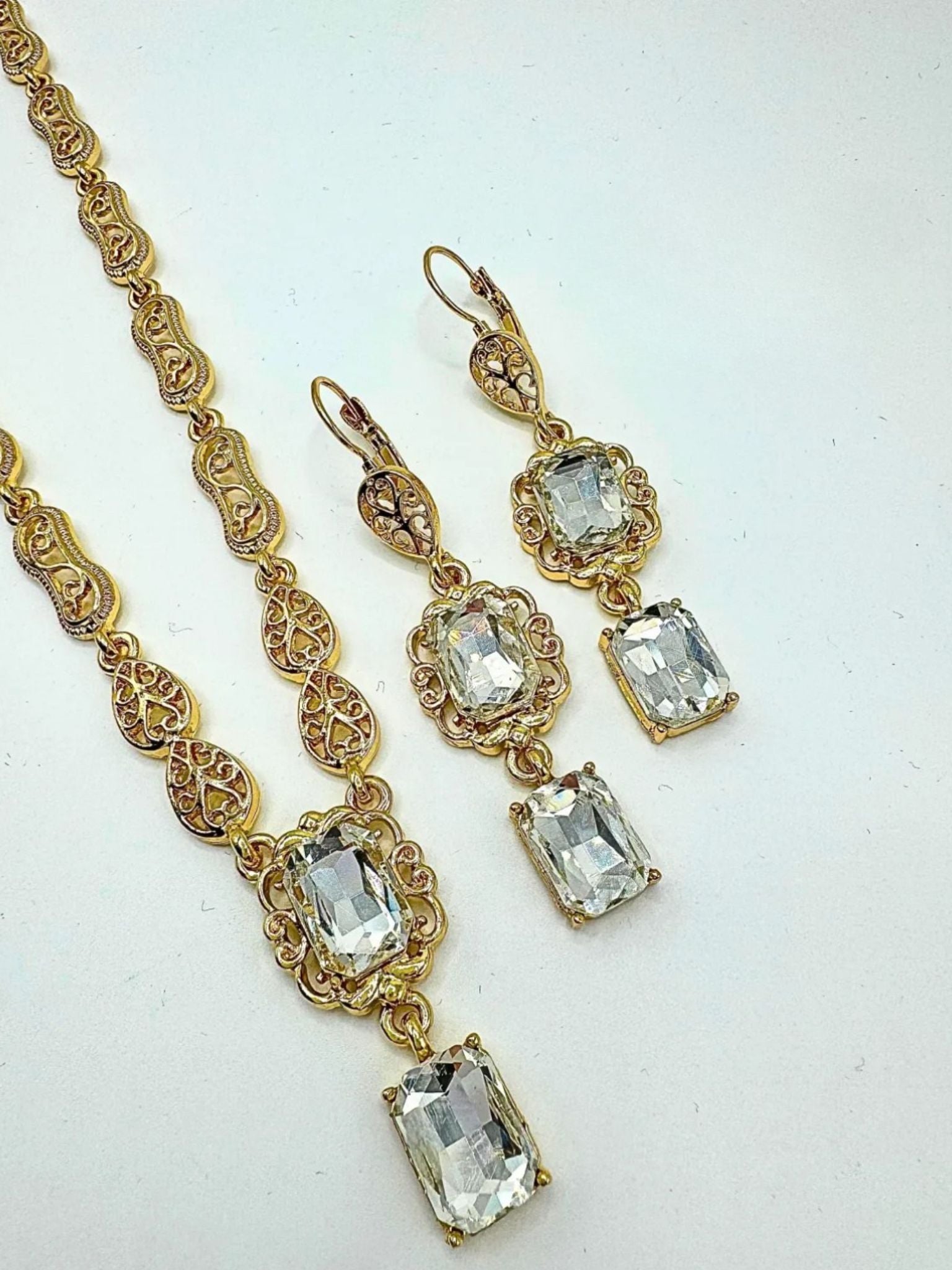 Ketting met oorbellen