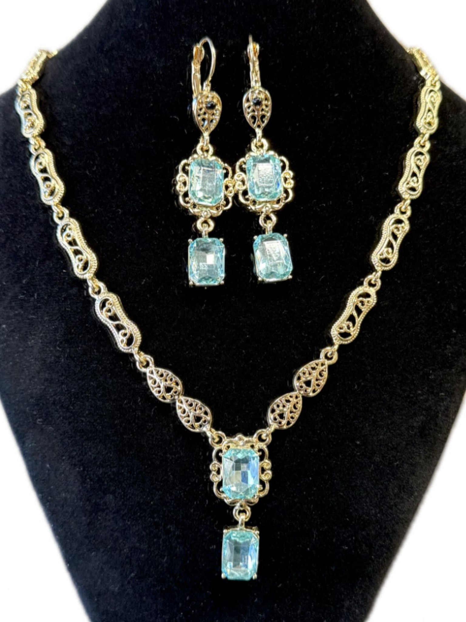 Ketting met oorbellen