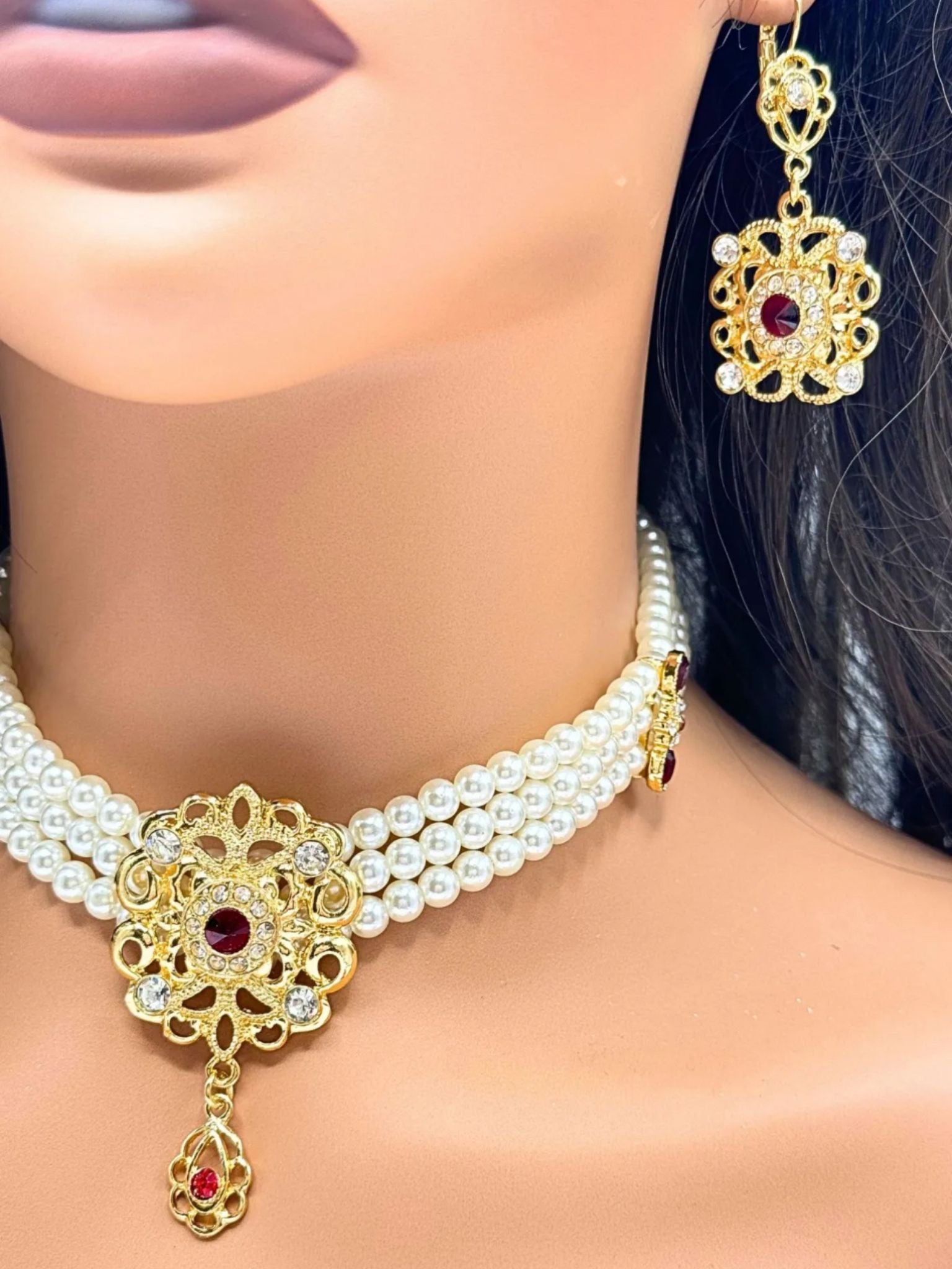 Choker with earrings