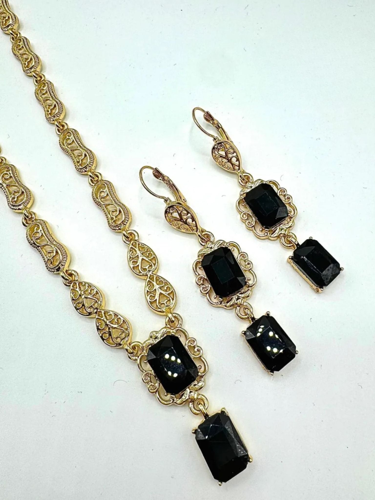 Necklace with earrings