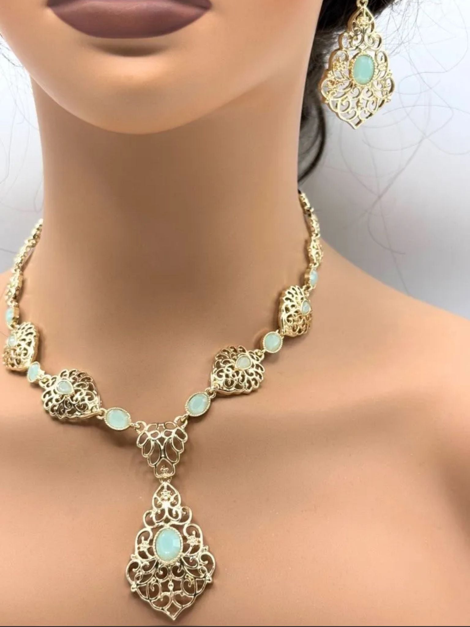 Necklace with earrings