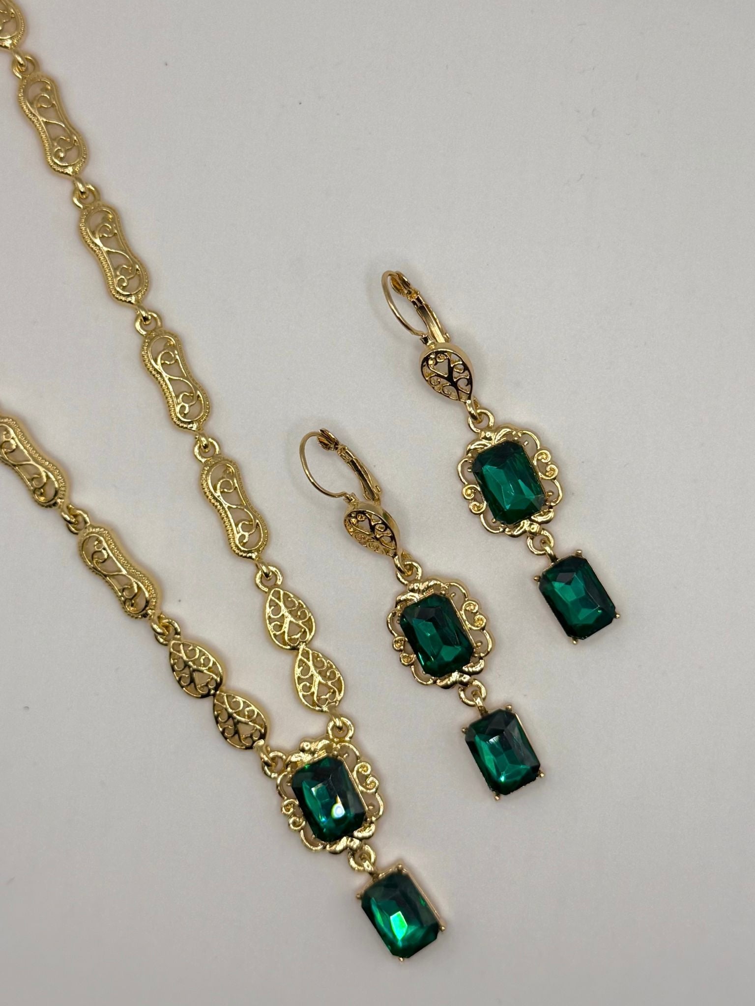 Collar con pendientes