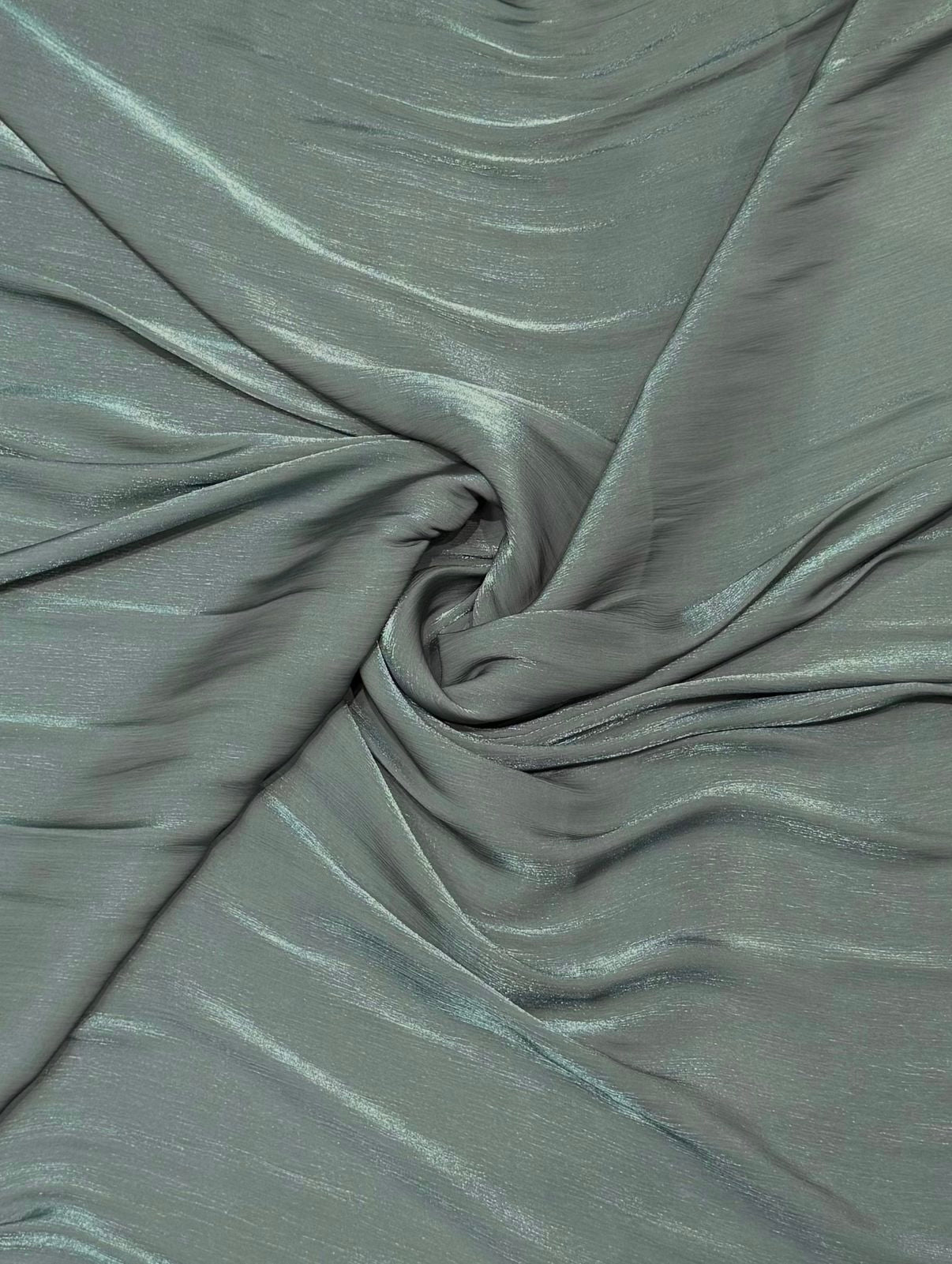 Salie groene organza stof, soepel vallend met glans, geschikt voor takshita, caftan en feestelijke kleding.