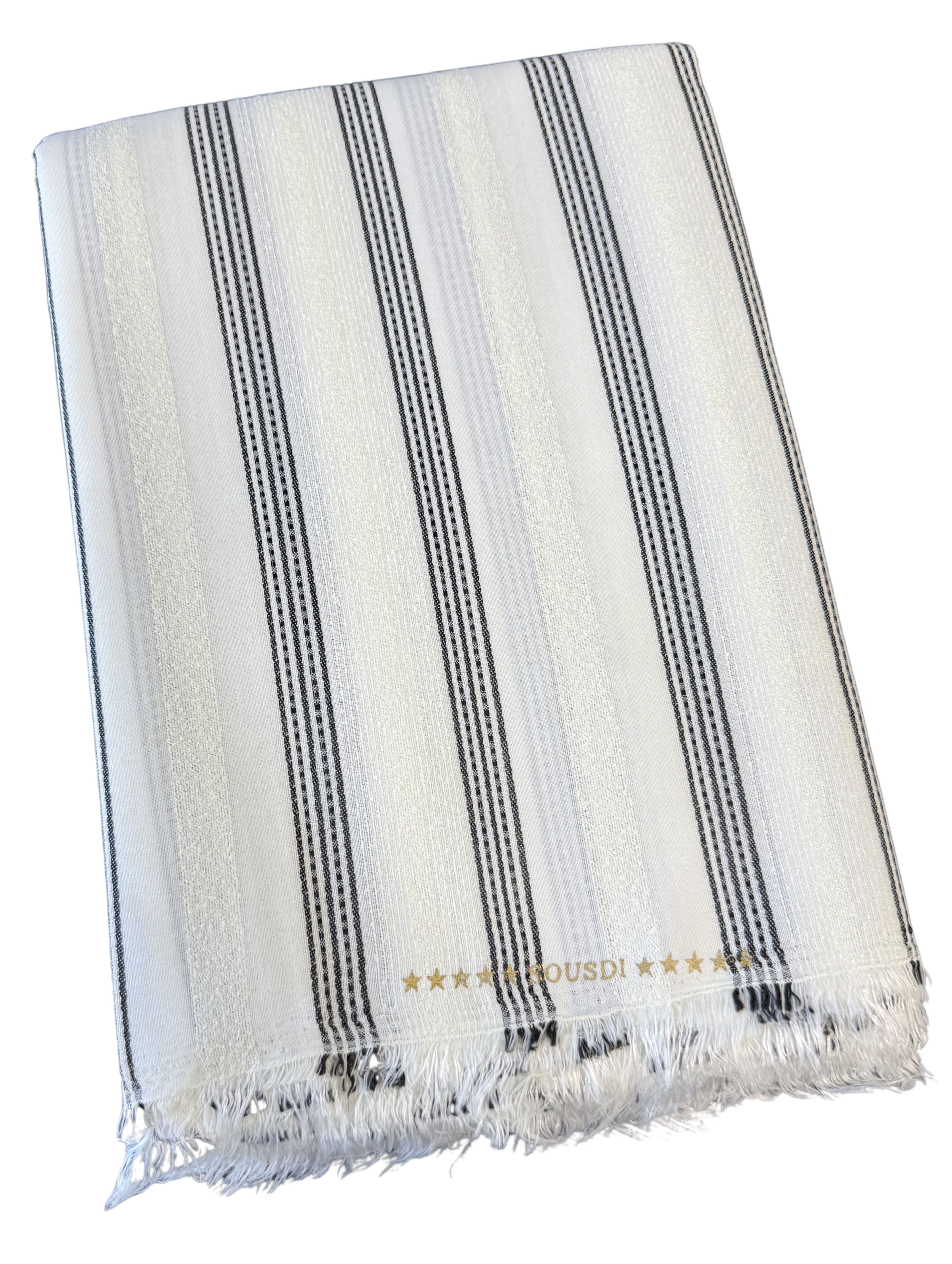 Sousdi stof in crème met zwart, geschikt voor het maken van een stijlvolle heren djellaba.