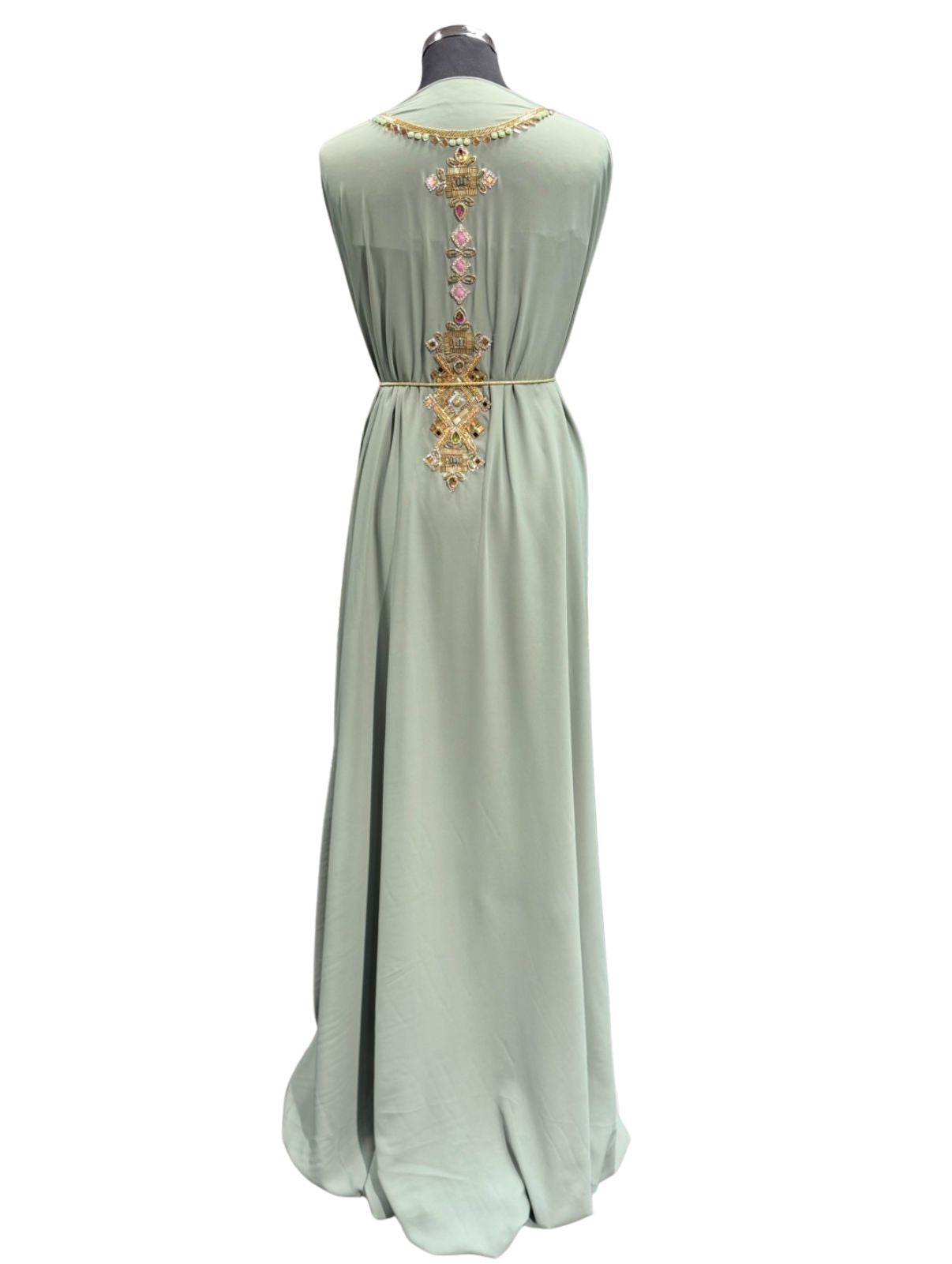 Caftan of takshita stof zeegroen met gouden bewerking en handgemaakte steentjes.