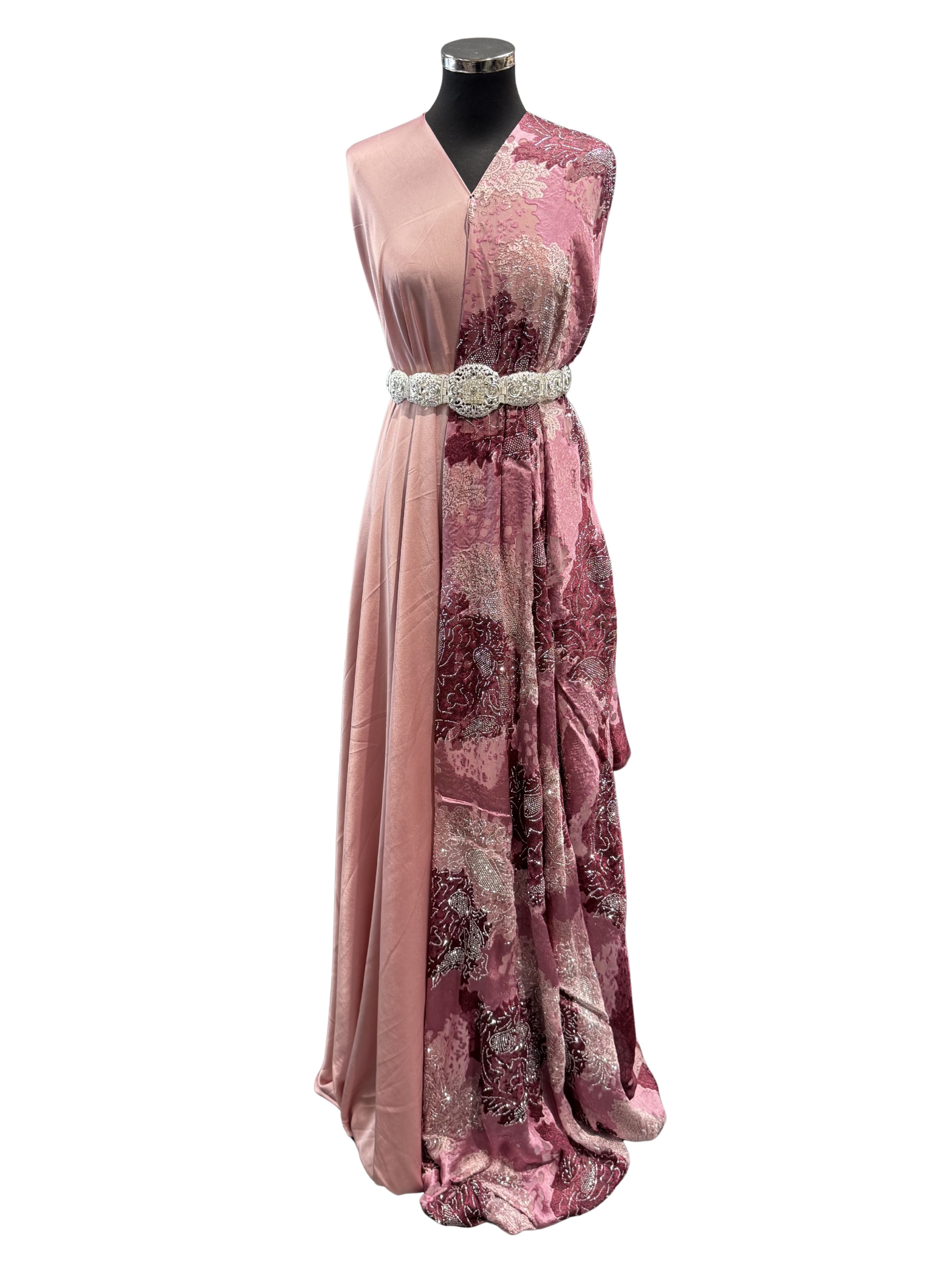Luxe velvet tlija stof in vintage roze met zilverkleurige steentjes en grijze accenten voor takshita en caftan.