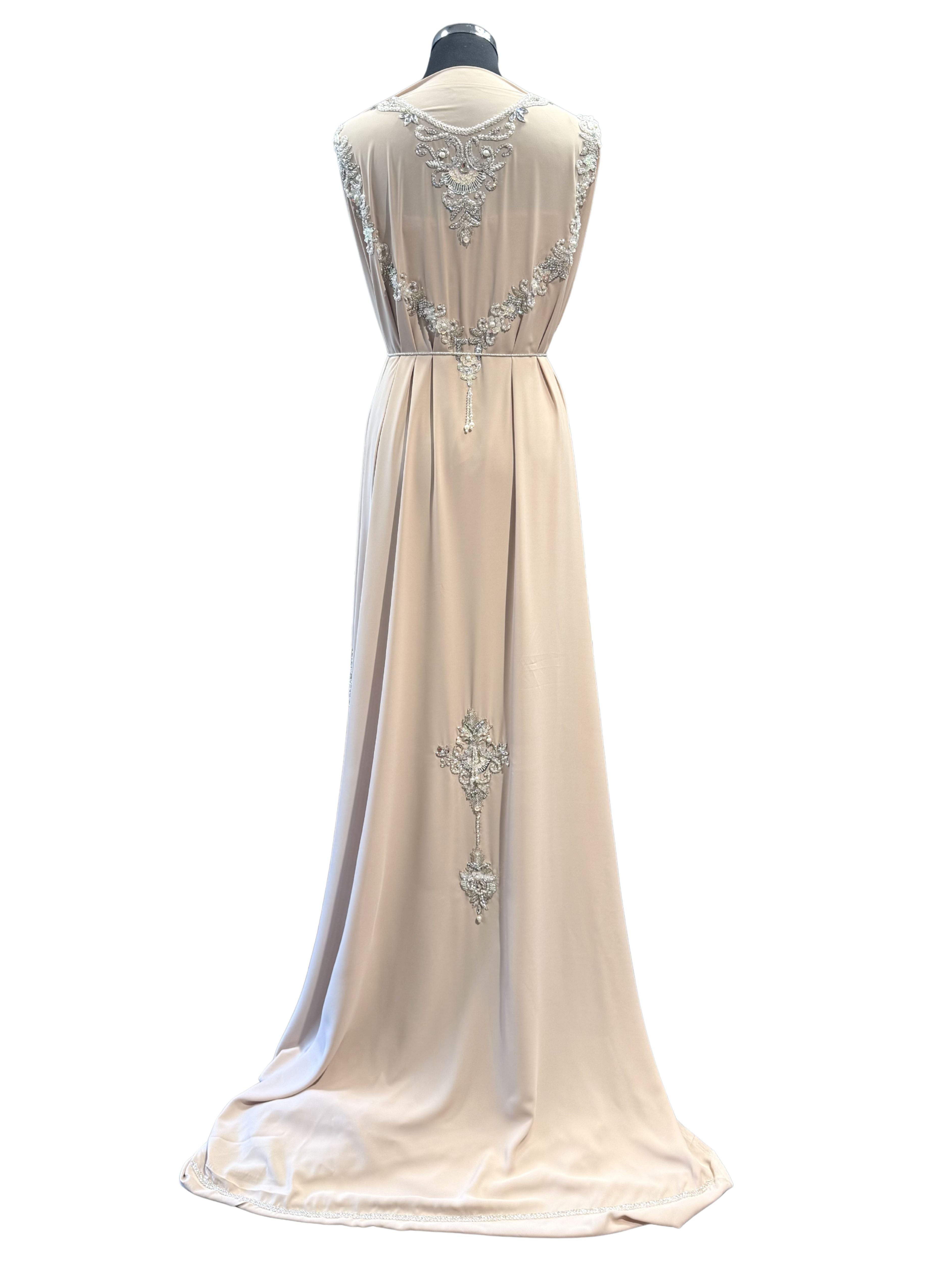 Achterkant van soepelvallende wambeige crêpe takshita stof zonder bewerking.