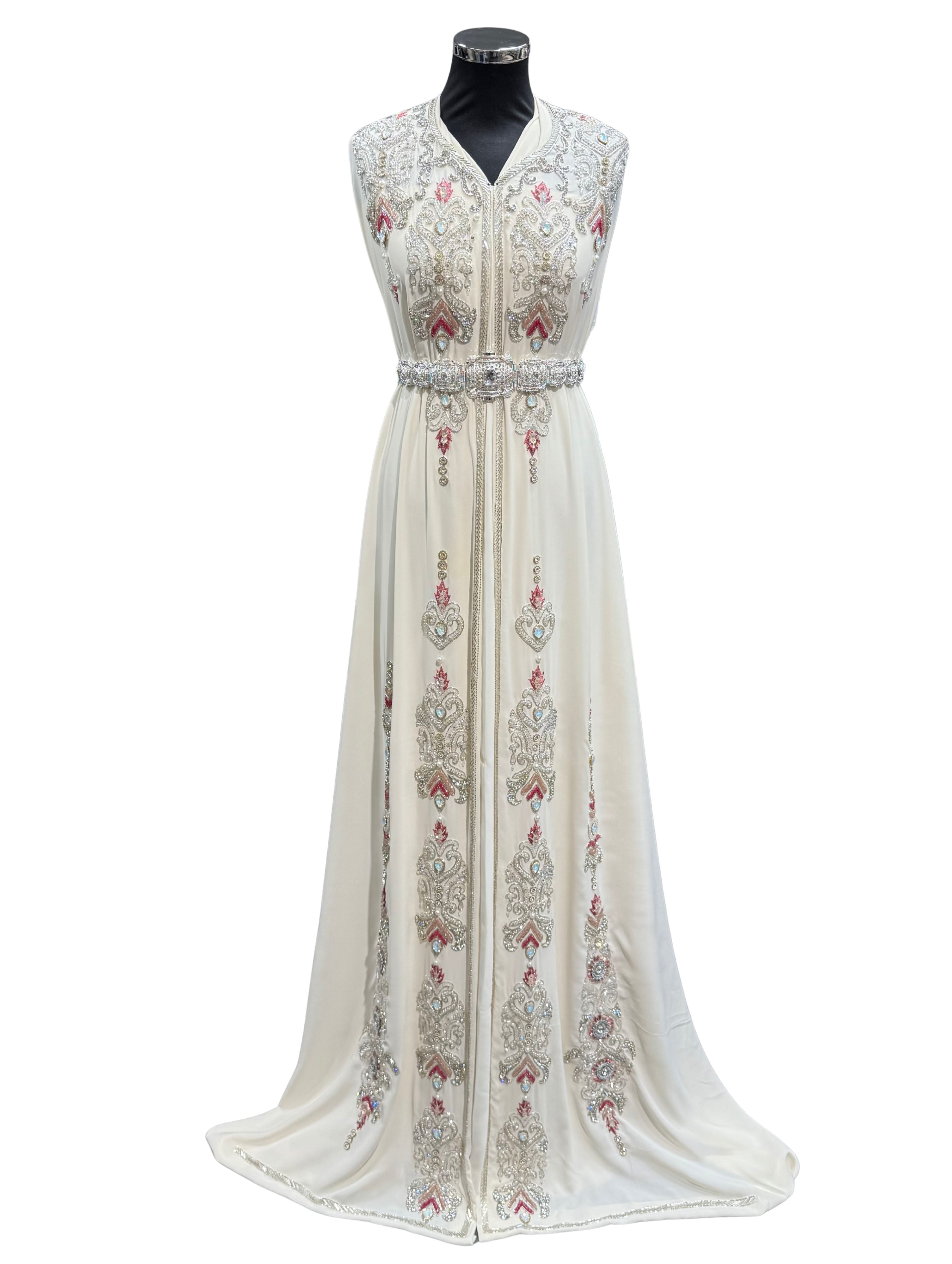 Crème caftan stof met zilveren bewerking, geschikt voor caftan of takshita