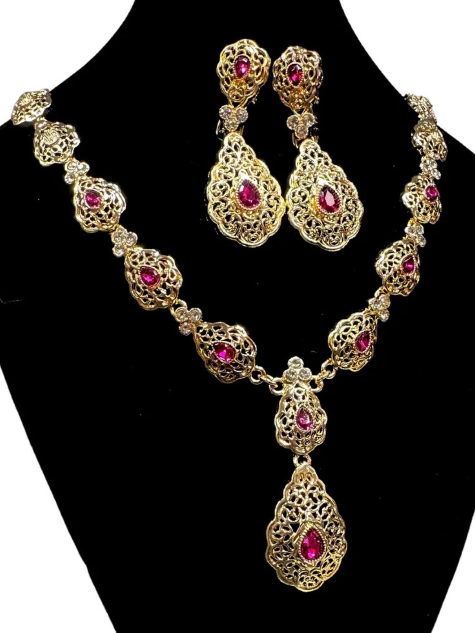 Necklace with earrings