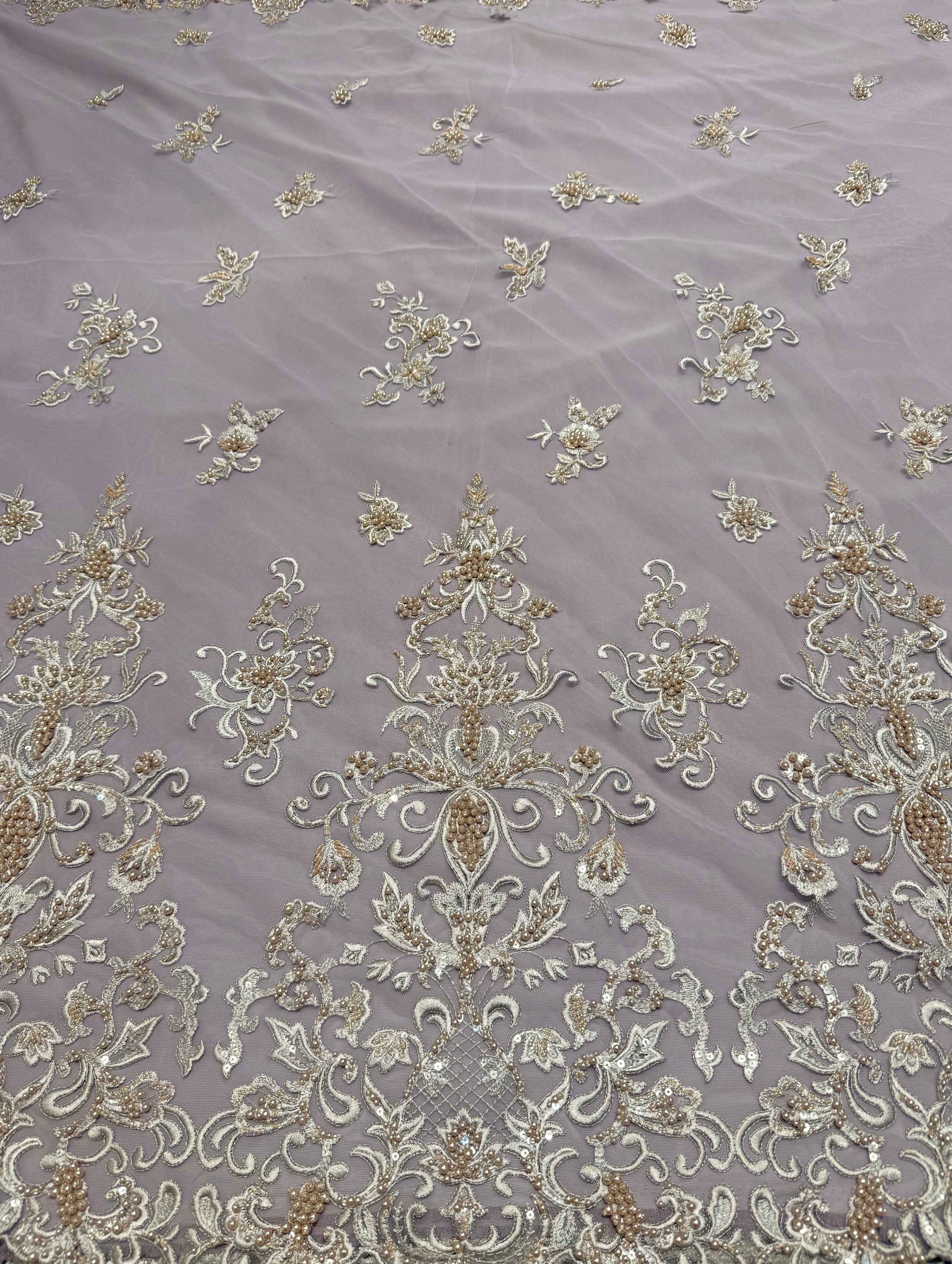 Lila kant stof met verfijnde parels, perfect voor avondjurk, takshita, dirac en xeftan