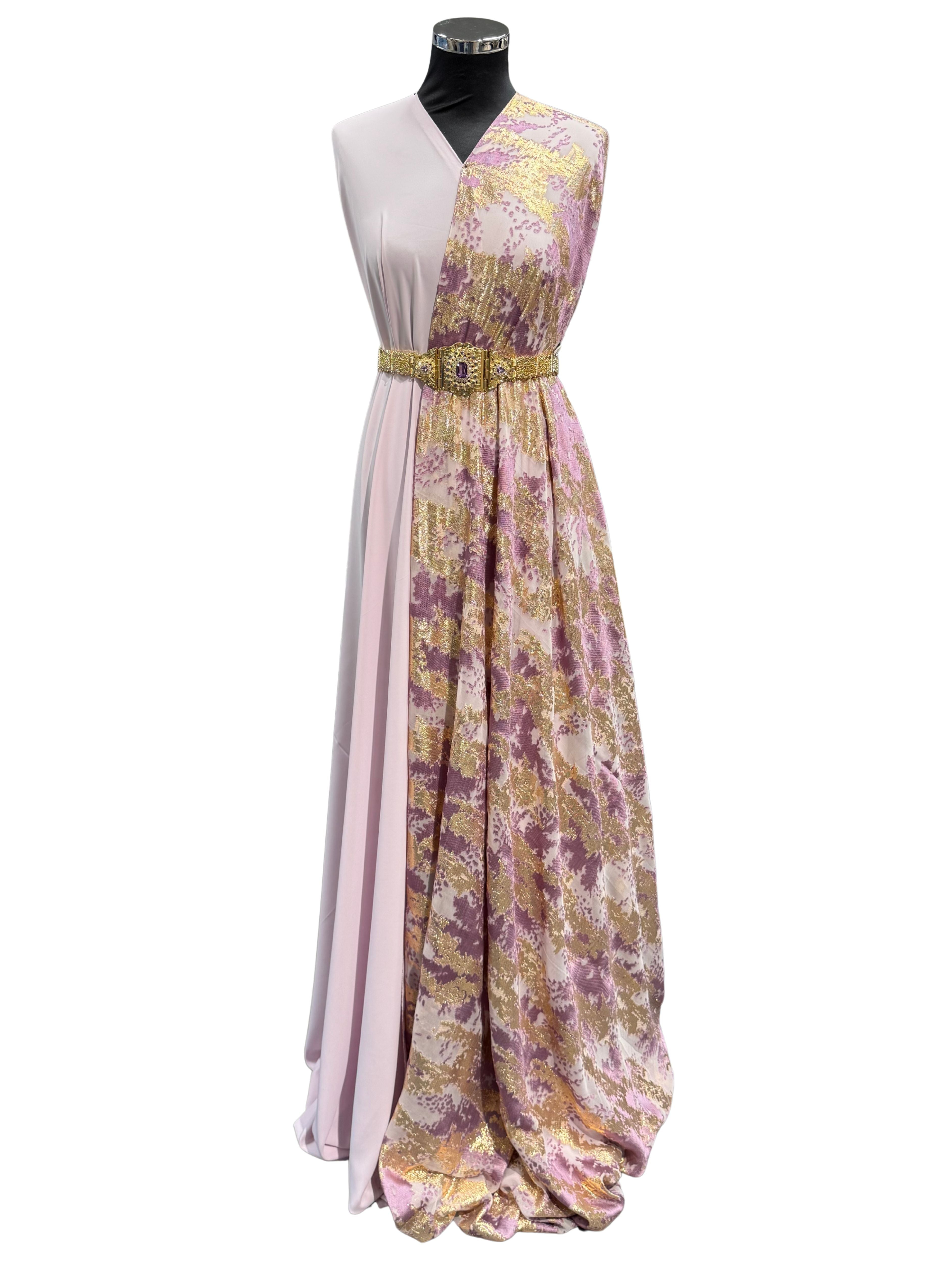 Lila roze tlija stof van hoogwaardige kwaliteit, geschikt voor takshita, dirac en andere traditionele kleding, met mooie afwerking.