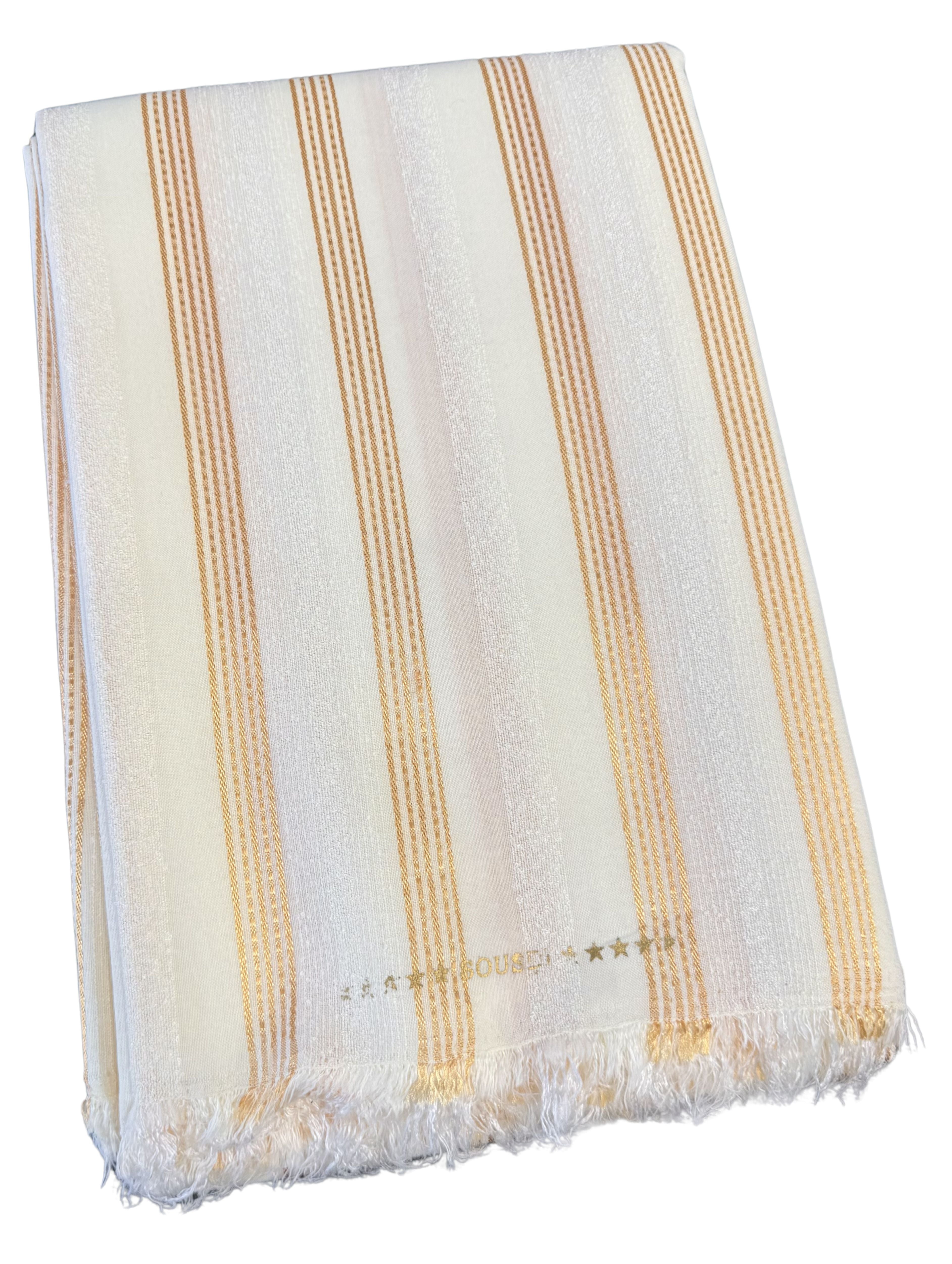 Sousdi stof crème met donker gele details voor een Marokkaanse heren djellaba.