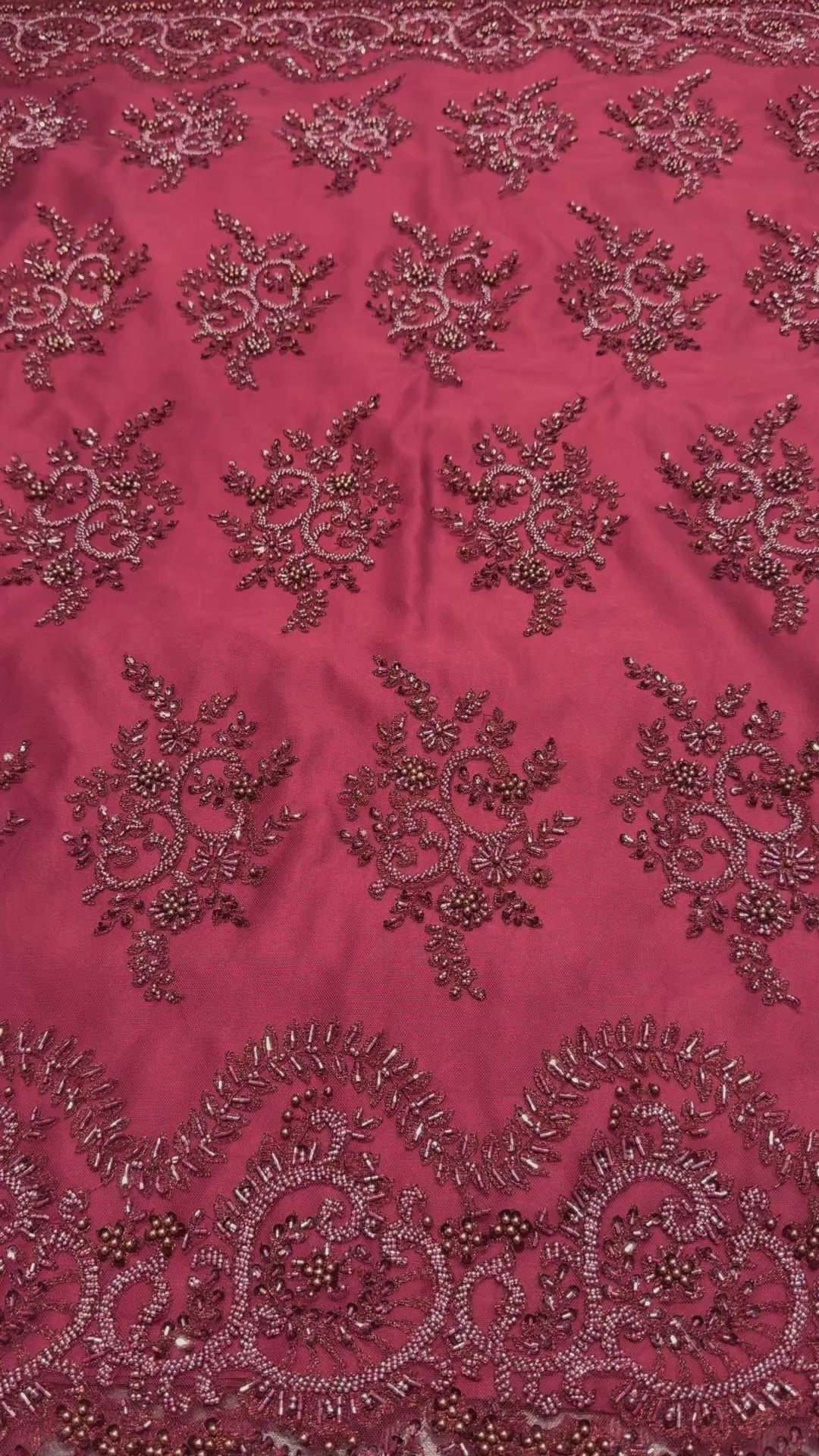 Video van bordeaux kant stof met fijne parels en kralen, geschikt voor avondjurk, takshita, dirac en xeftan