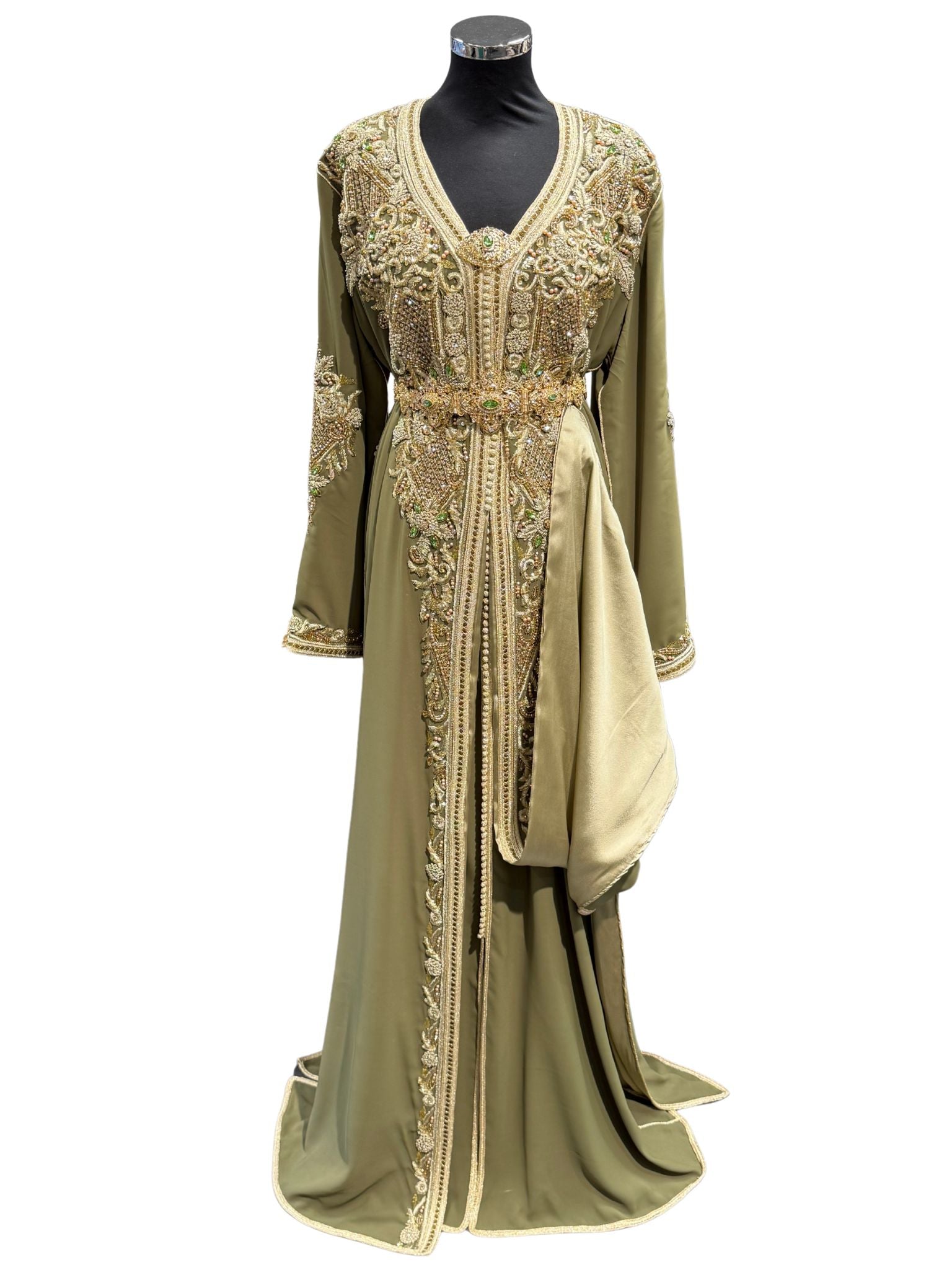 kant-en-klare takshita in mosgroen met gouden details.